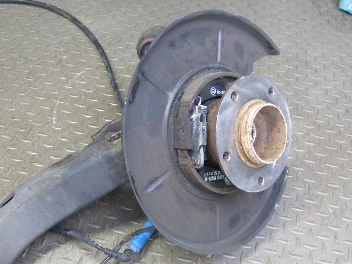 03-08 BMW E85 Z4 RWD Rear Right Spindle Knuckle Trailing Arm Hub Bearing 68K OEM