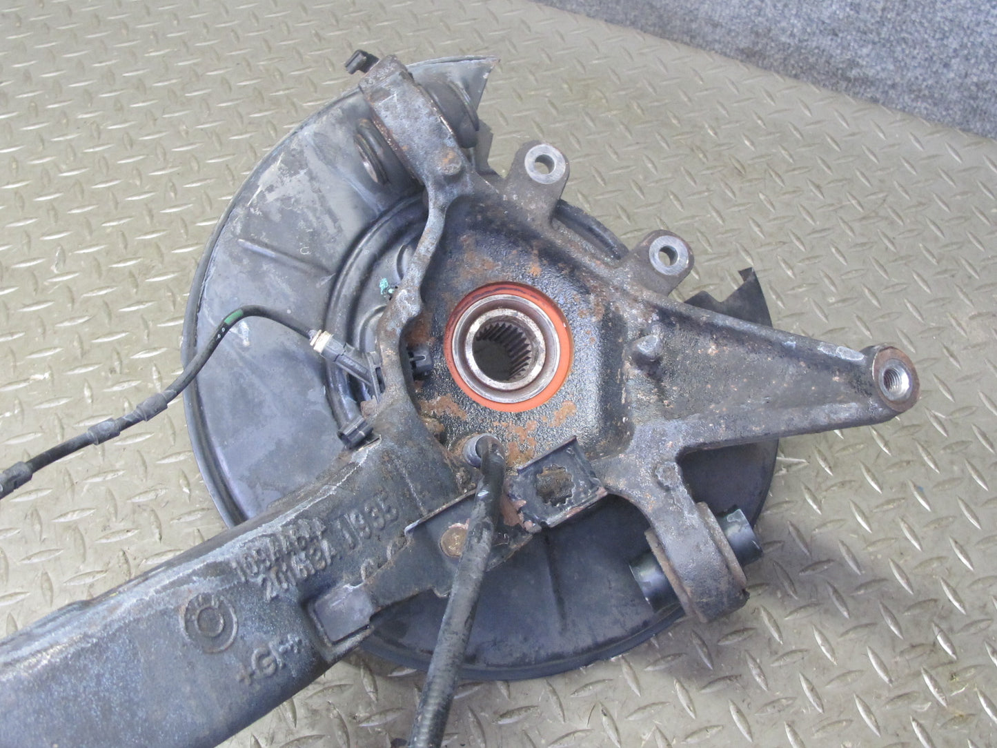 03-08 BMW E85 Z4 RWD Rear Right Spindle Knuckle Trailing Arm Hub Bearing 68K OEM