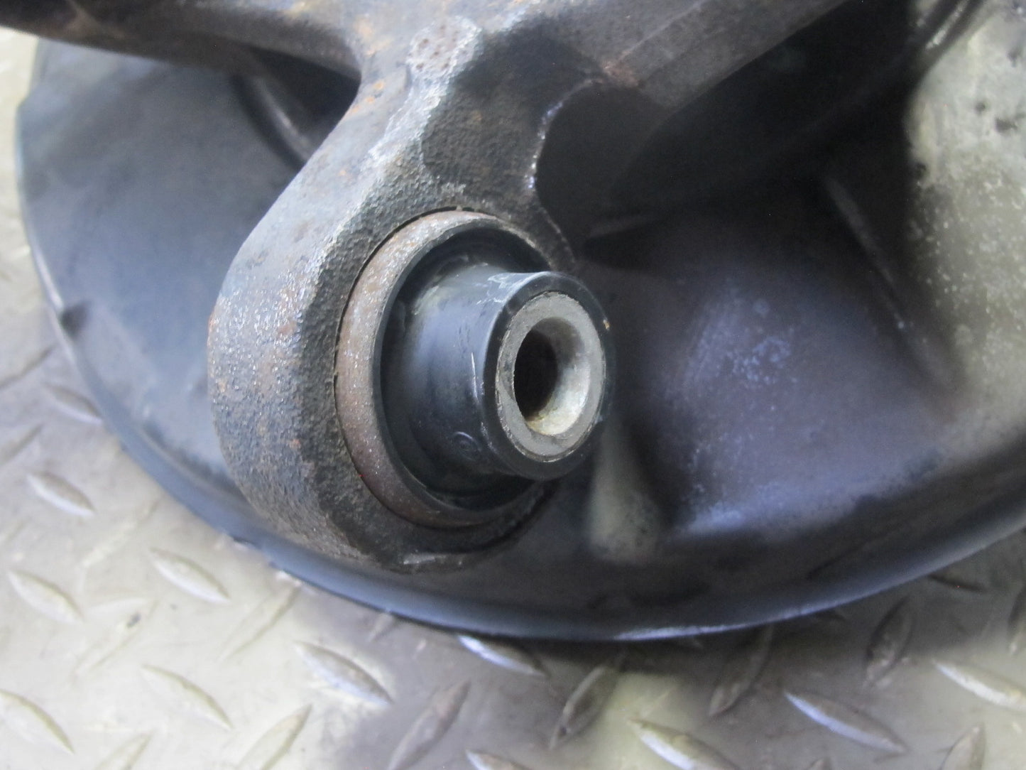 03-08 BMW E85 Z4 RWD Rear Right Spindle Knuckle Trailing Arm Hub Bearing 68K OEM
