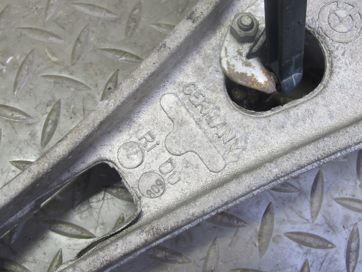 03-08 BMW E85 Z4 RWD Rear Right Suspension Upper Control Arm 68K 1094890 OEM