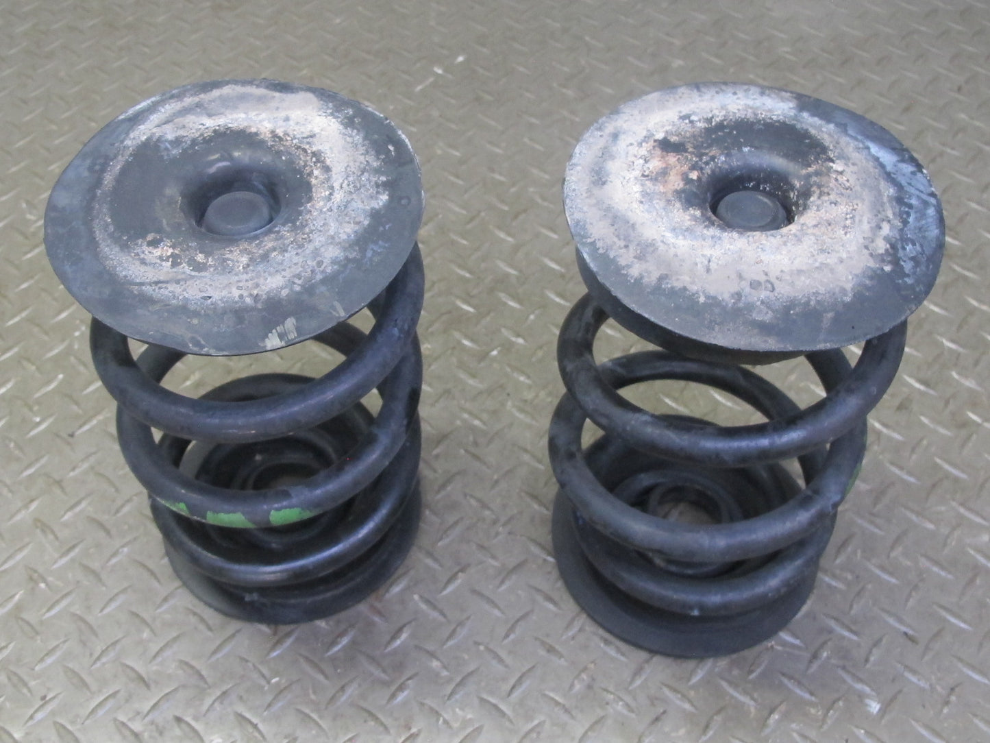06-08 BMW E85 Z4 Set of 2 Rear Left & Right Coil Spring W/ Pads 68K Miles OEM