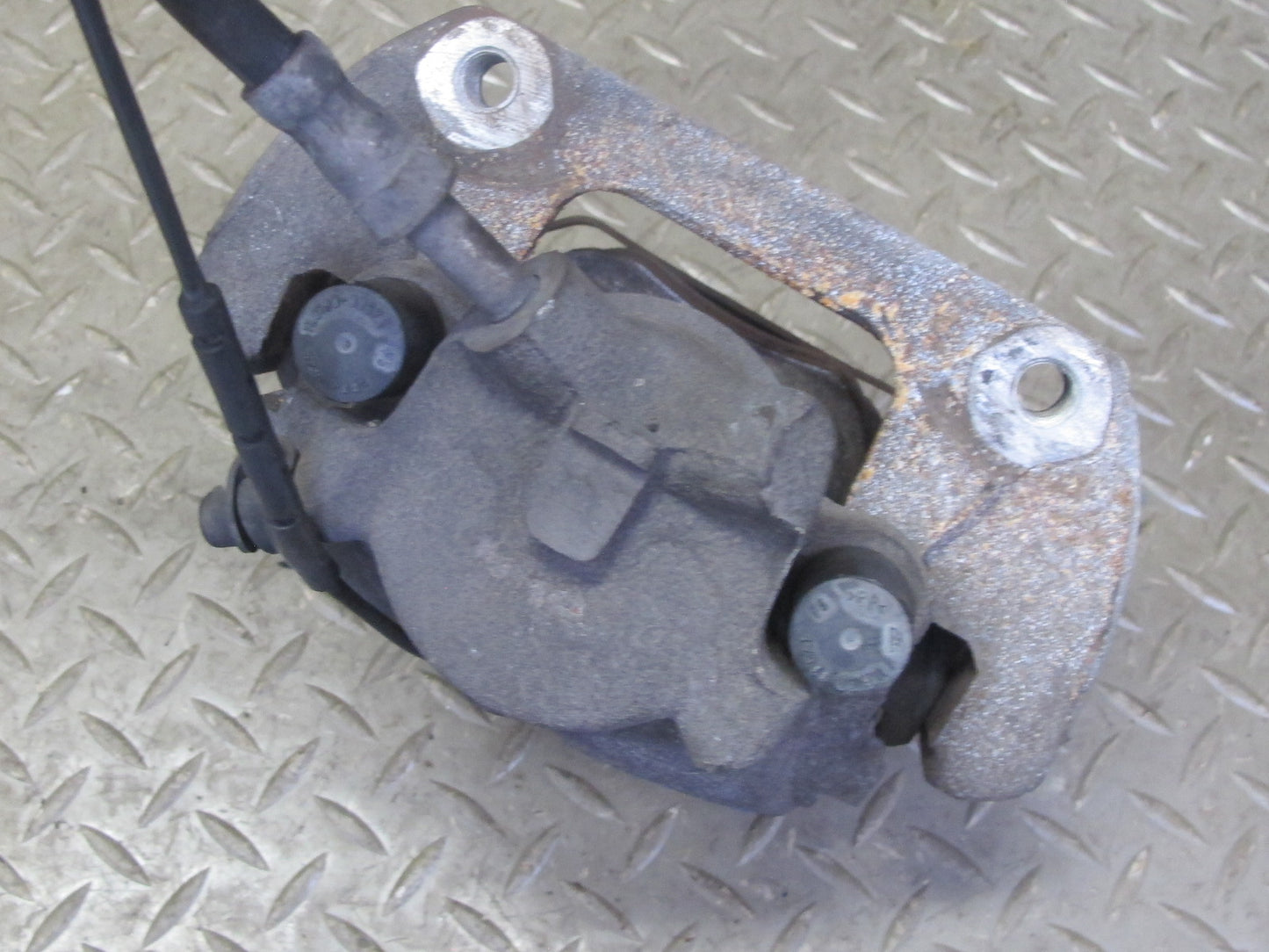 06-08 BMW E85 Z4 N52 3.0si RWD Set of 2 Front Left & Right Brake Caliper 68K OEM
