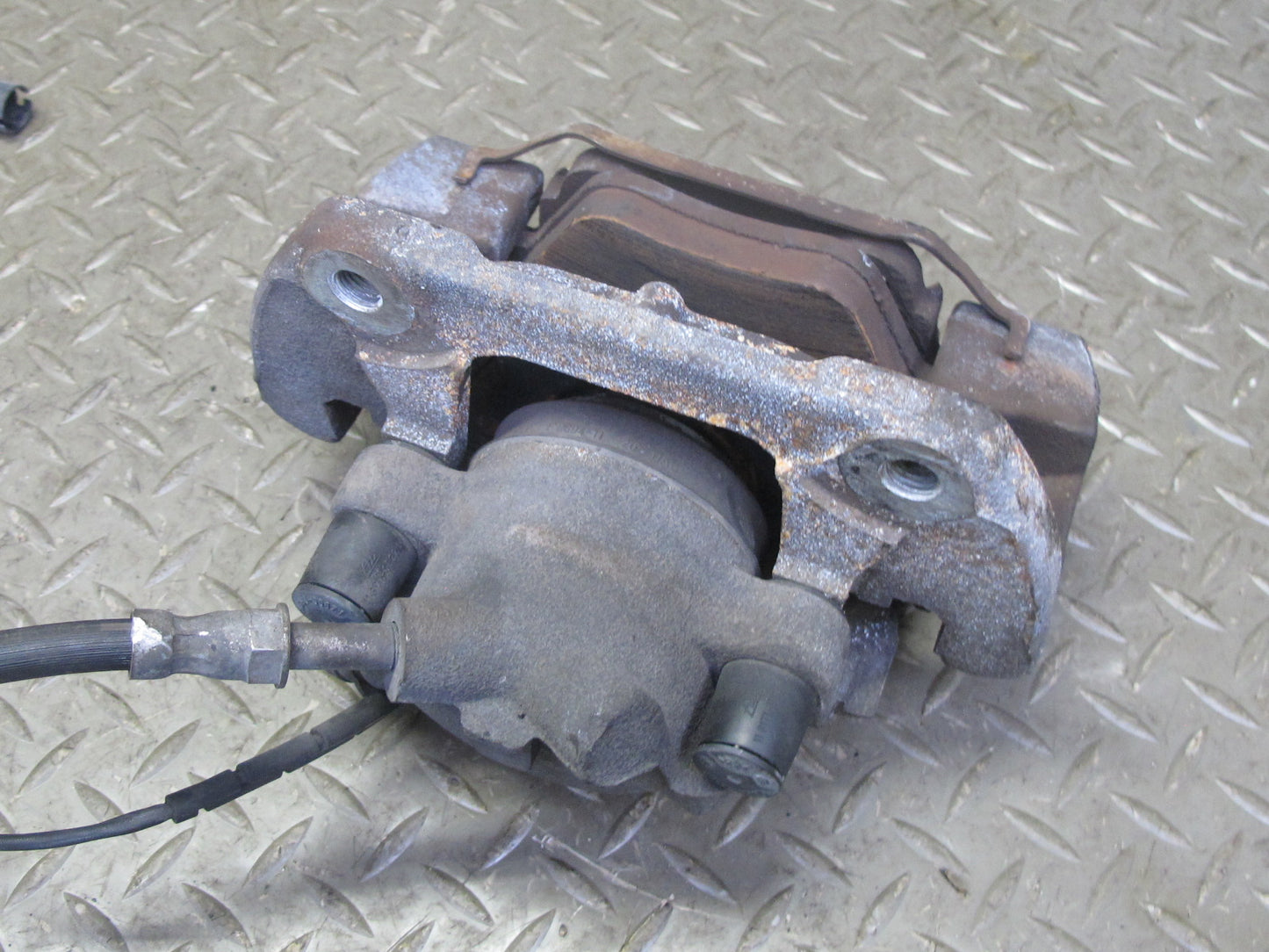 06-08 BMW E85 Z4 N52 3.0si RWD Set of 2 Front Left & Right Brake Caliper 68K OEM