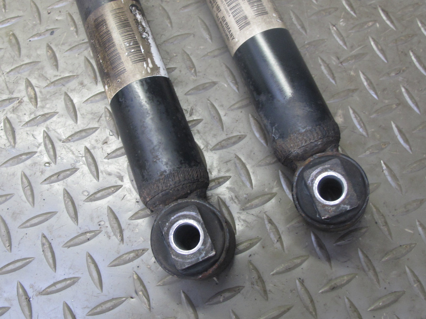 06-08 BMW E85 Z4 M-sport Set of 2 Rear Left & Right Strut Shock Absorber 68K OEM