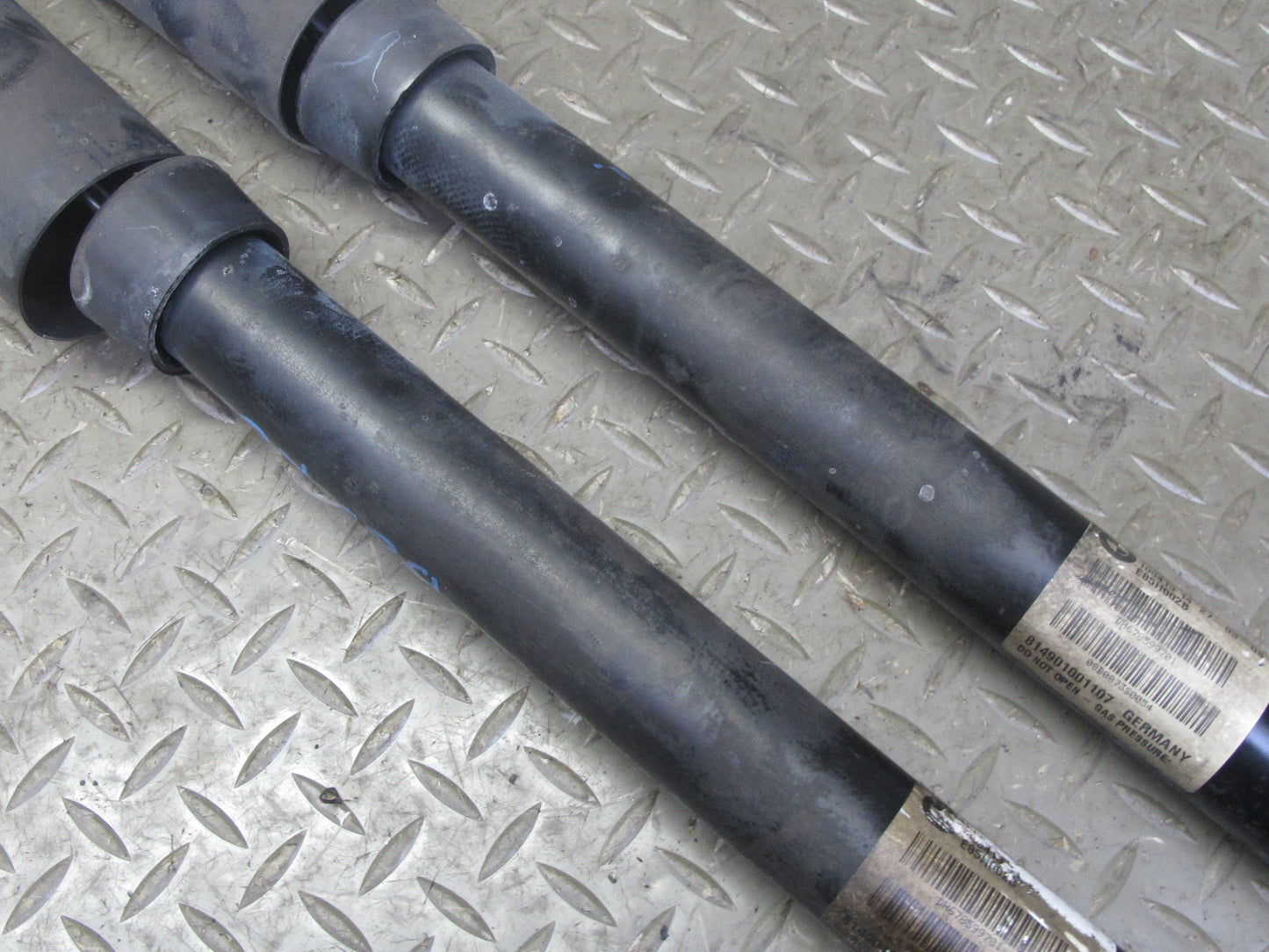 06-08 BMW E85 Z4 M-sport Set of 2 Rear Left & Right Strut Shock Absorber 68K OEM