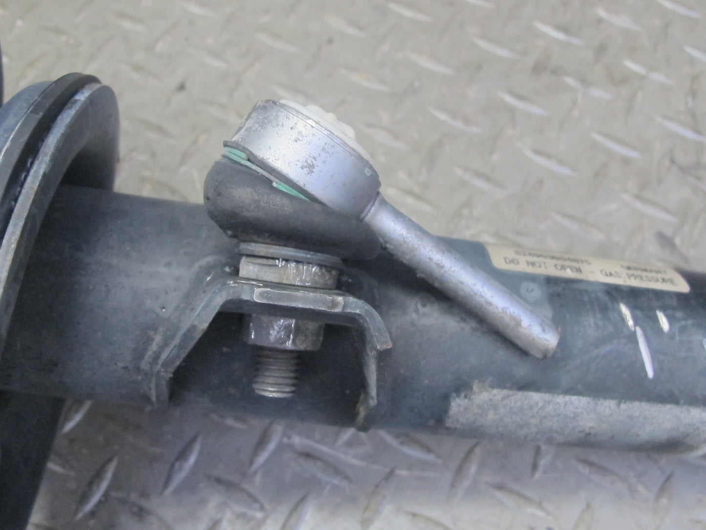 06-08 BMW E85 Z4 M-sport Set of 2 Front Left Right Strut Shock Absorber 68K OEM