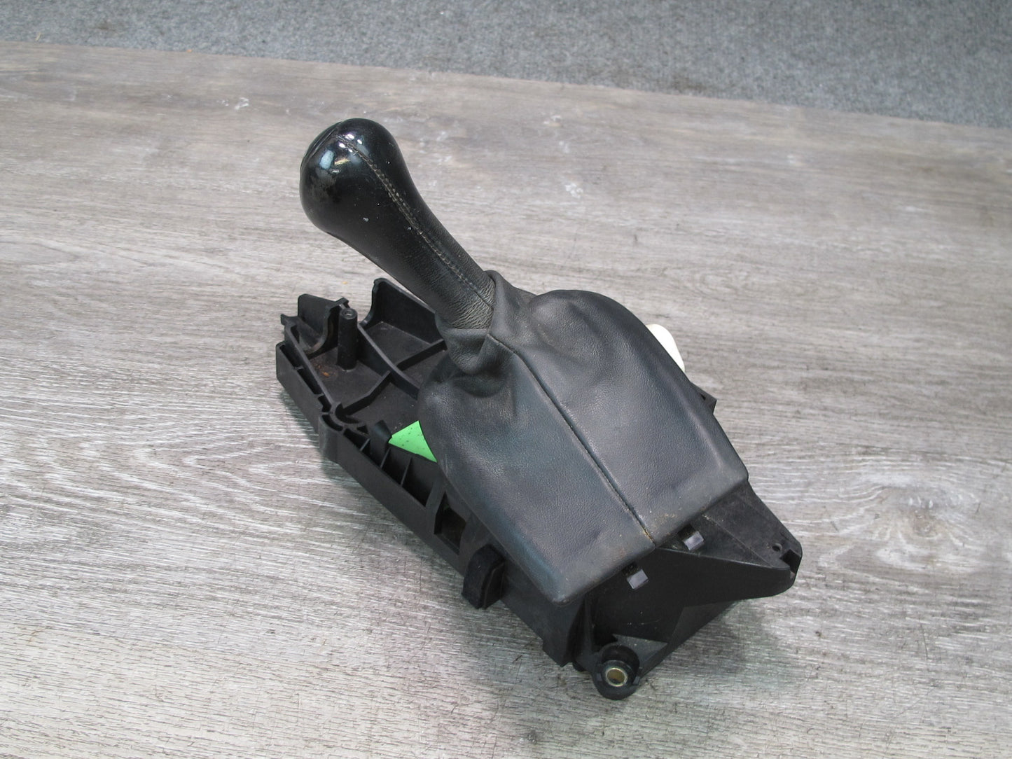 2000-2004 Porsche Boxster 986 5-SPEED Manual Transmission Gear Shifter W/ Knob
