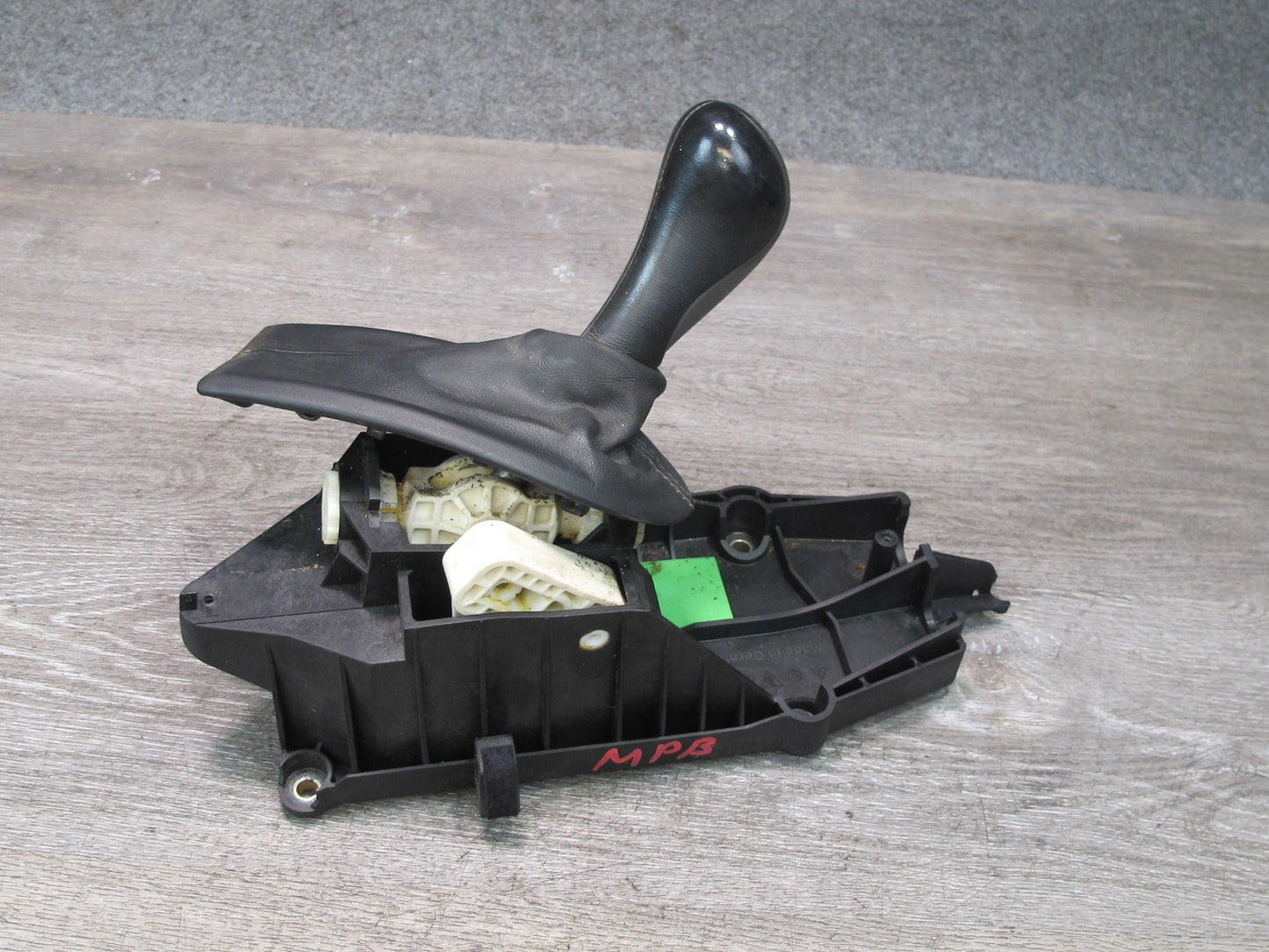 2000-2004 Porsche Boxster 986 5-SPEED Manual Transmission Gear Shifter W/ Knob