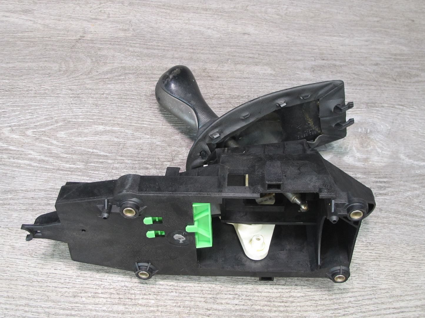 2000-2004 Porsche Boxster 986 5-SPEED Manual Transmission Gear Shifter W/ Knob