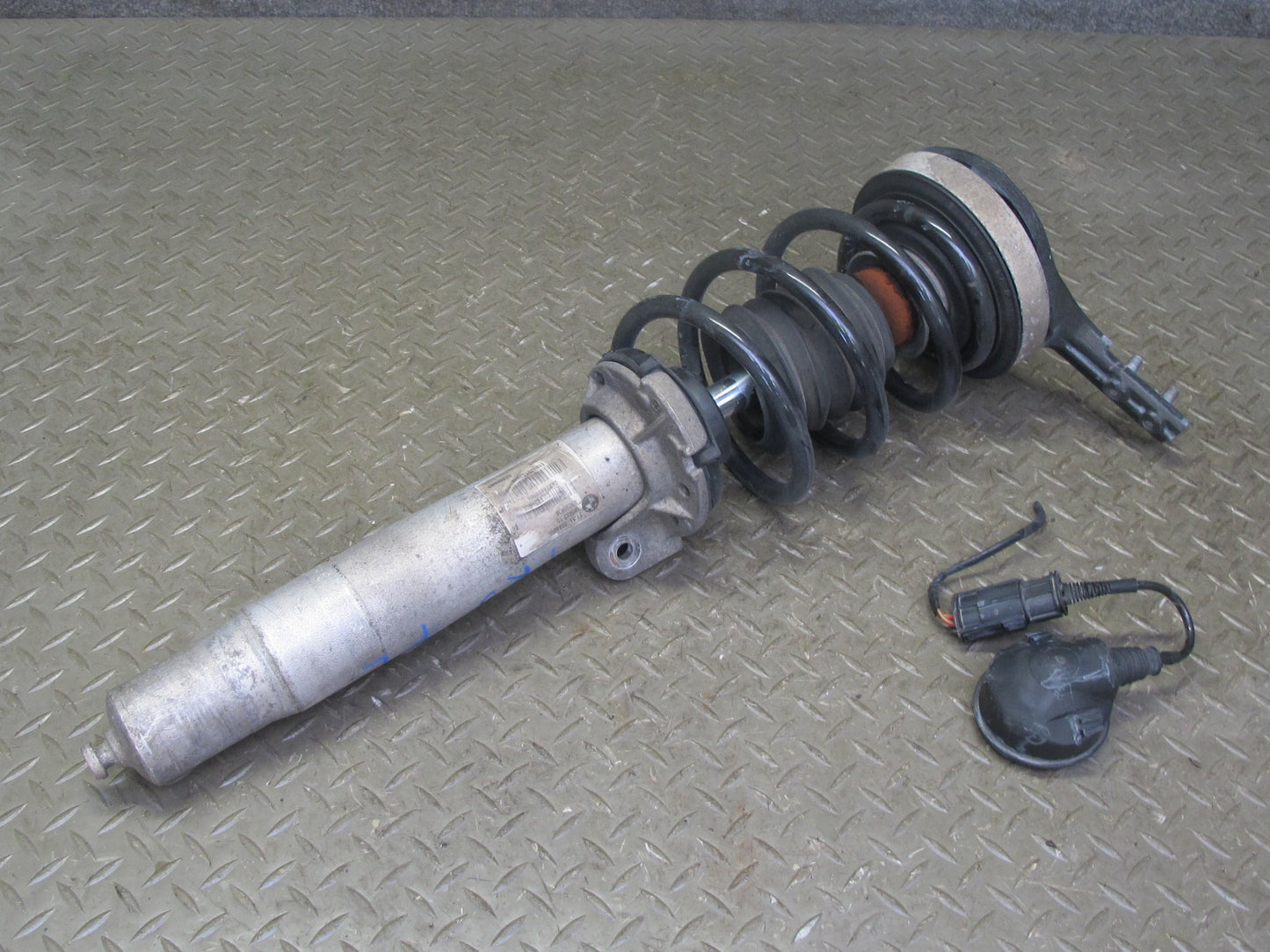 2008-2013 BMW E90 E92 M3 Front Left & Right EDC Strut Shock Absorber Set of 2