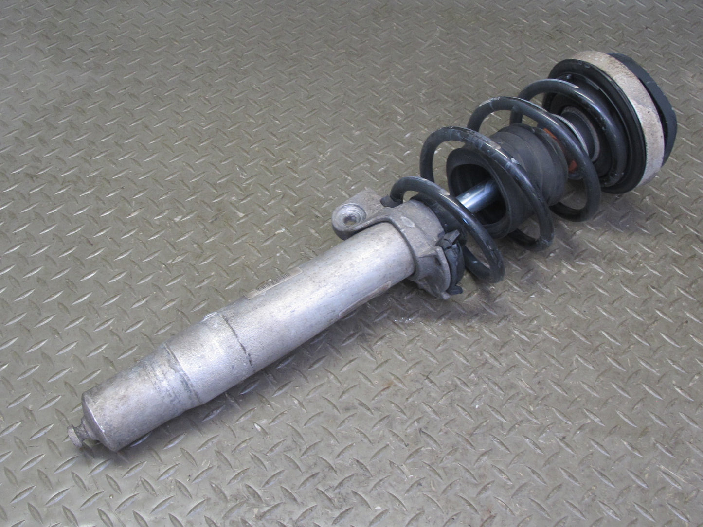 2008-2013 BMW E90 E92 M3 Front Left & Right EDC Strut Shock Absorber Set of 2
