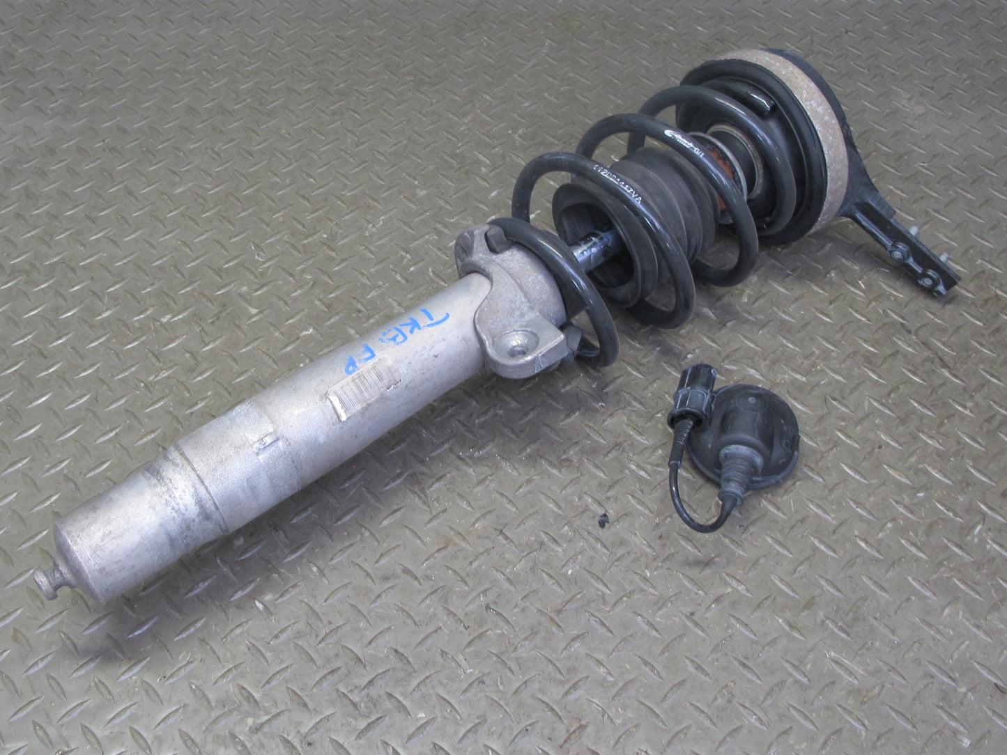 2008-2013 BMW E90 E92 M3 Front Left & Right EDC Strut Shock Absorber Set of 2