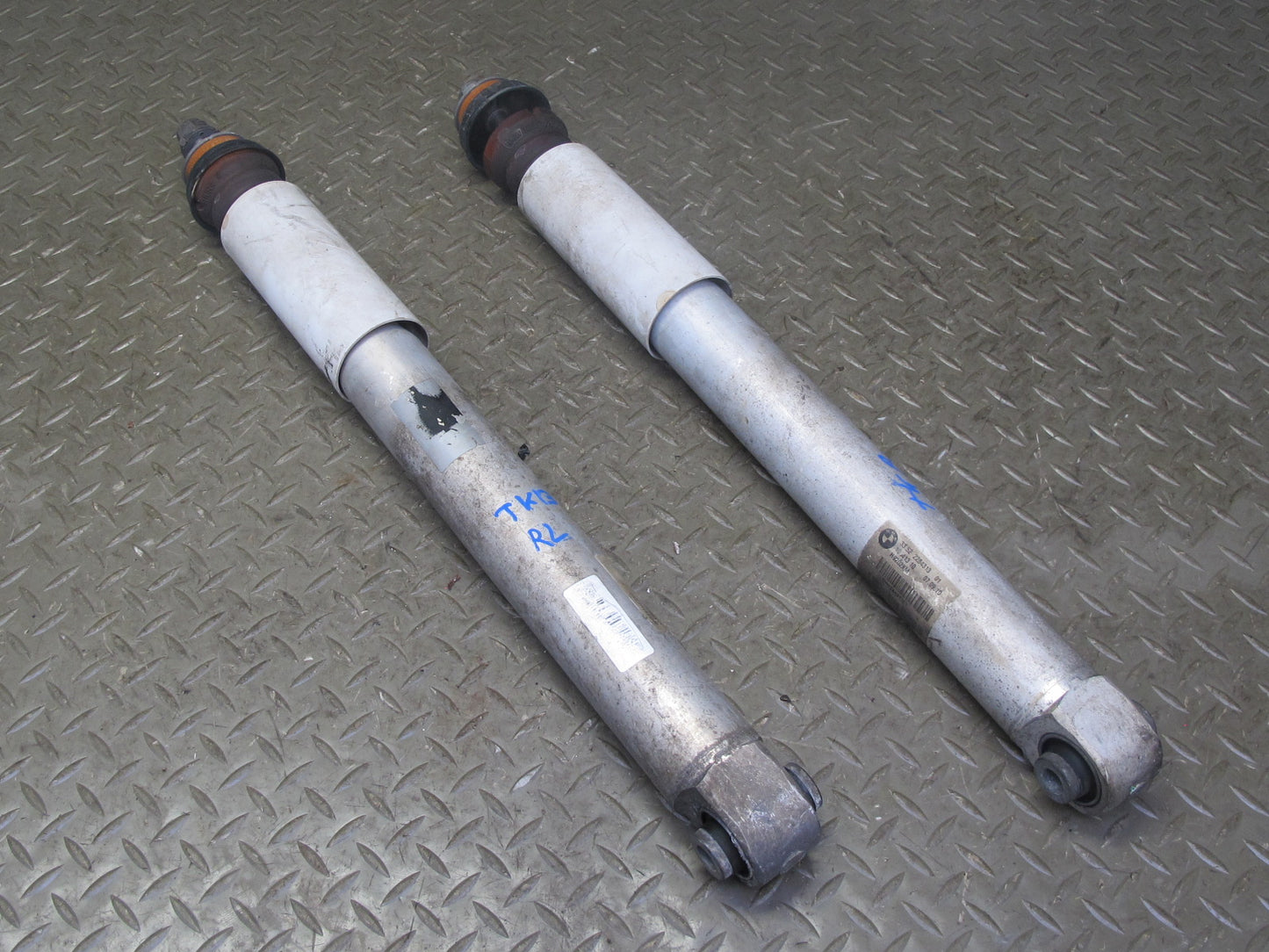 2008-2013 BMW E90 E92 M3 Rear Left & Right EDC Strut Shock Absorber Set of 2