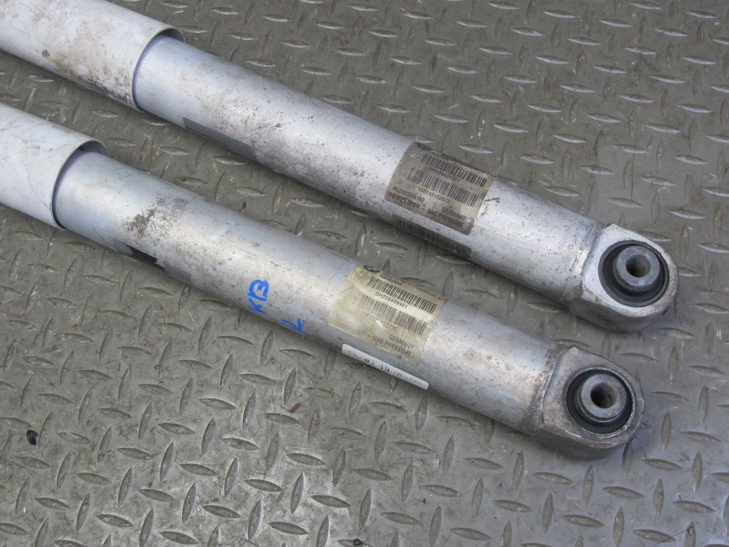 2008-2013 BMW E90 E92 M3 Rear Left & Right EDC Strut Shock Absorber Set of 2