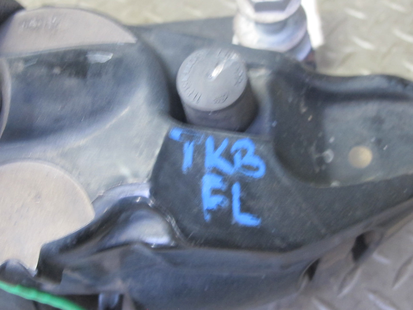 2008-2013 BMW E90 E92 E93 M3 Front Left & Right Brake Caliper Set of 2