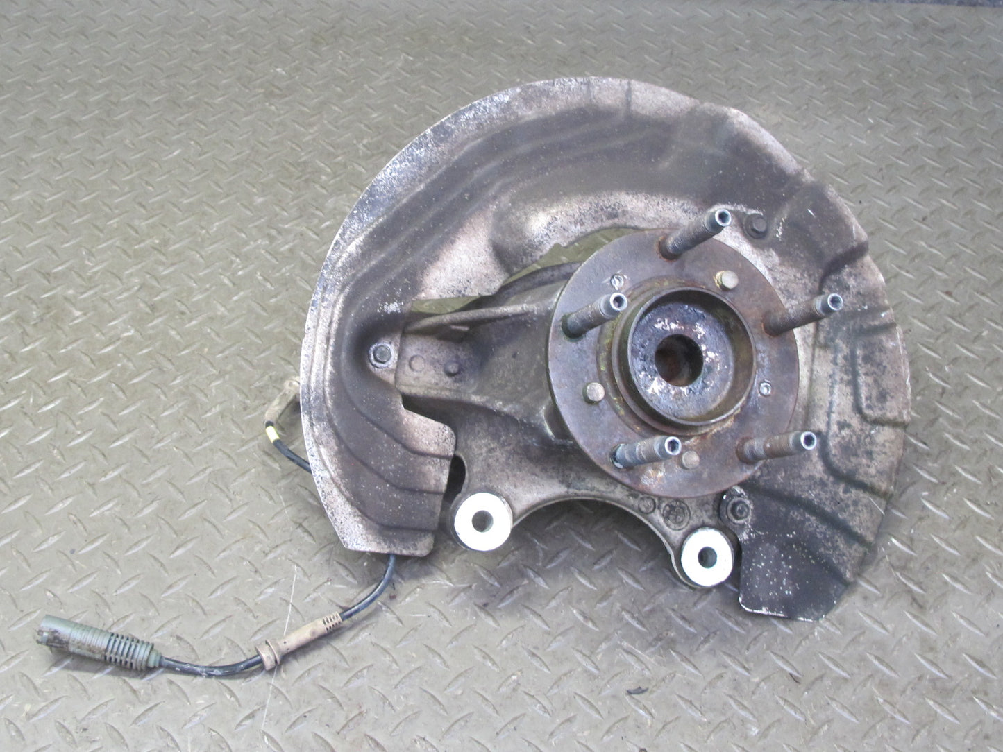 2008-2013 BMW E90 E92 M3 Front Right Spindle Knuckle Wheel Hub Bearing