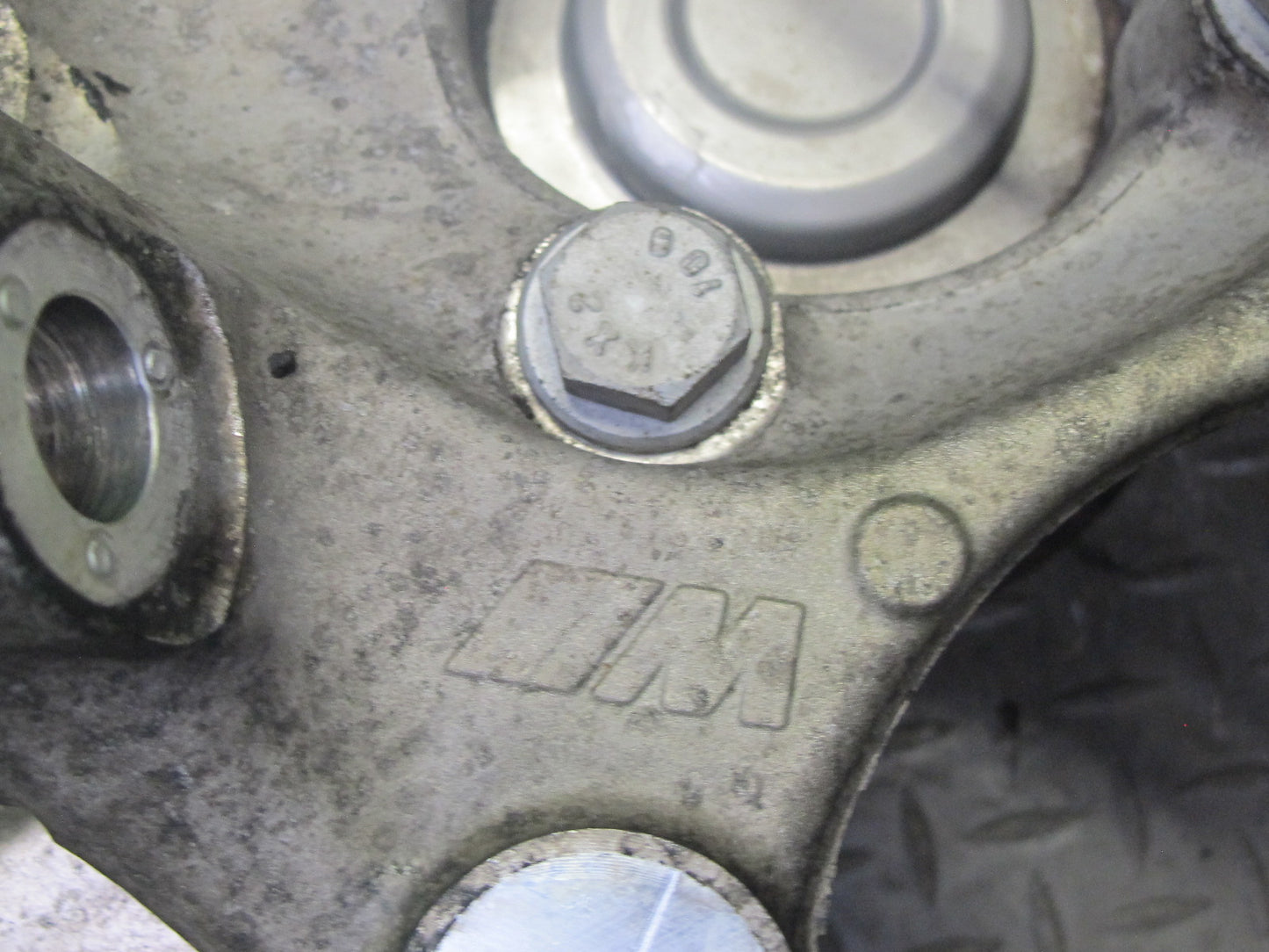 2008-2013 BMW E90 E92 M3 Front Right Spindle Knuckle Wheel Hub Bearing