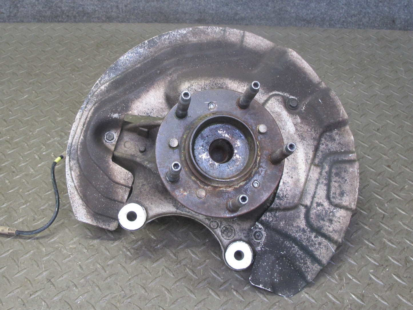 2008-2013 BMW E90 E92 M3 Front Right Spindle Knuckle Wheel Hub Bearing