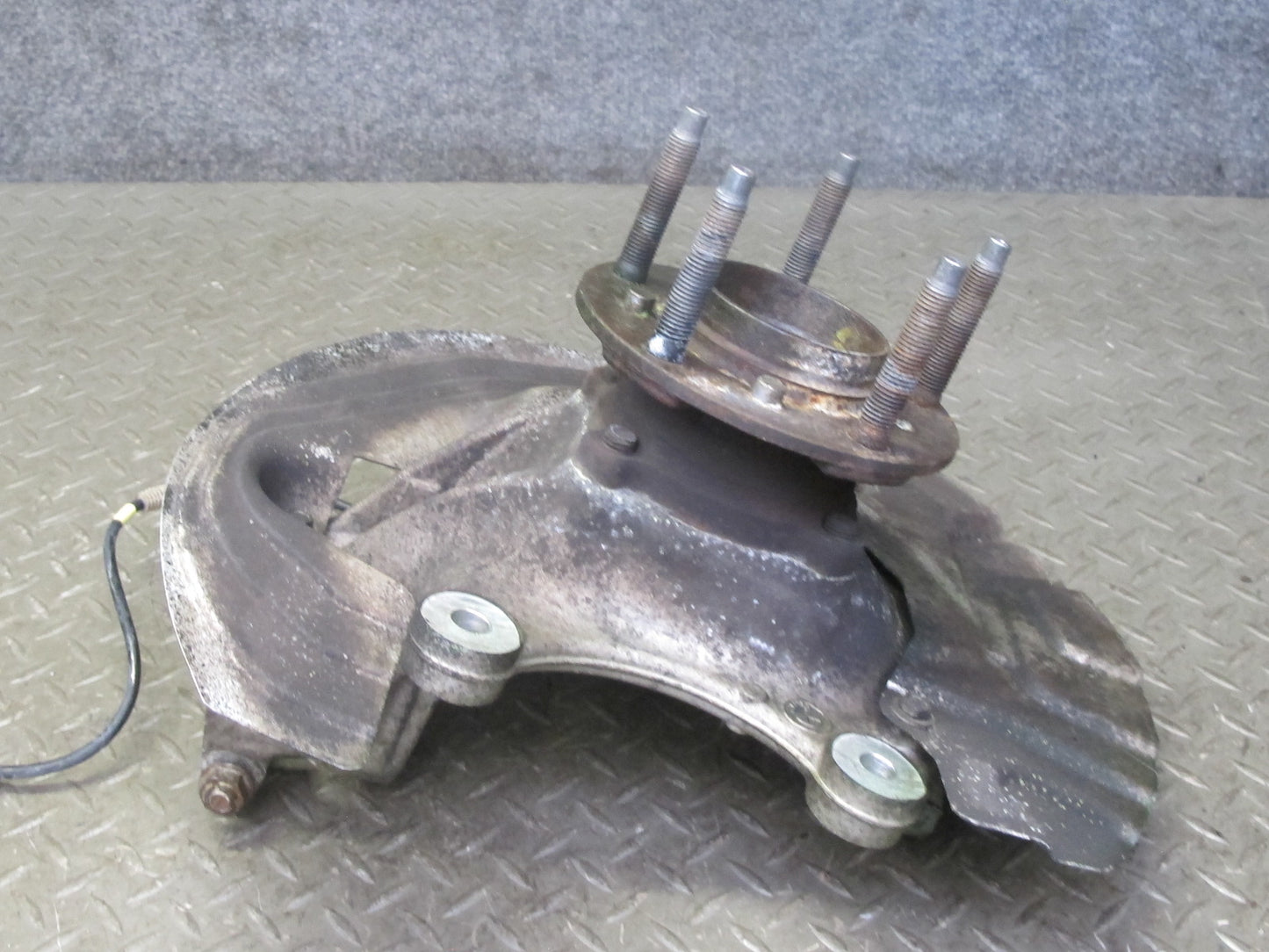 2008-2013 BMW E90 E92 M3 Front Right Spindle Knuckle Wheel Hub Bearing