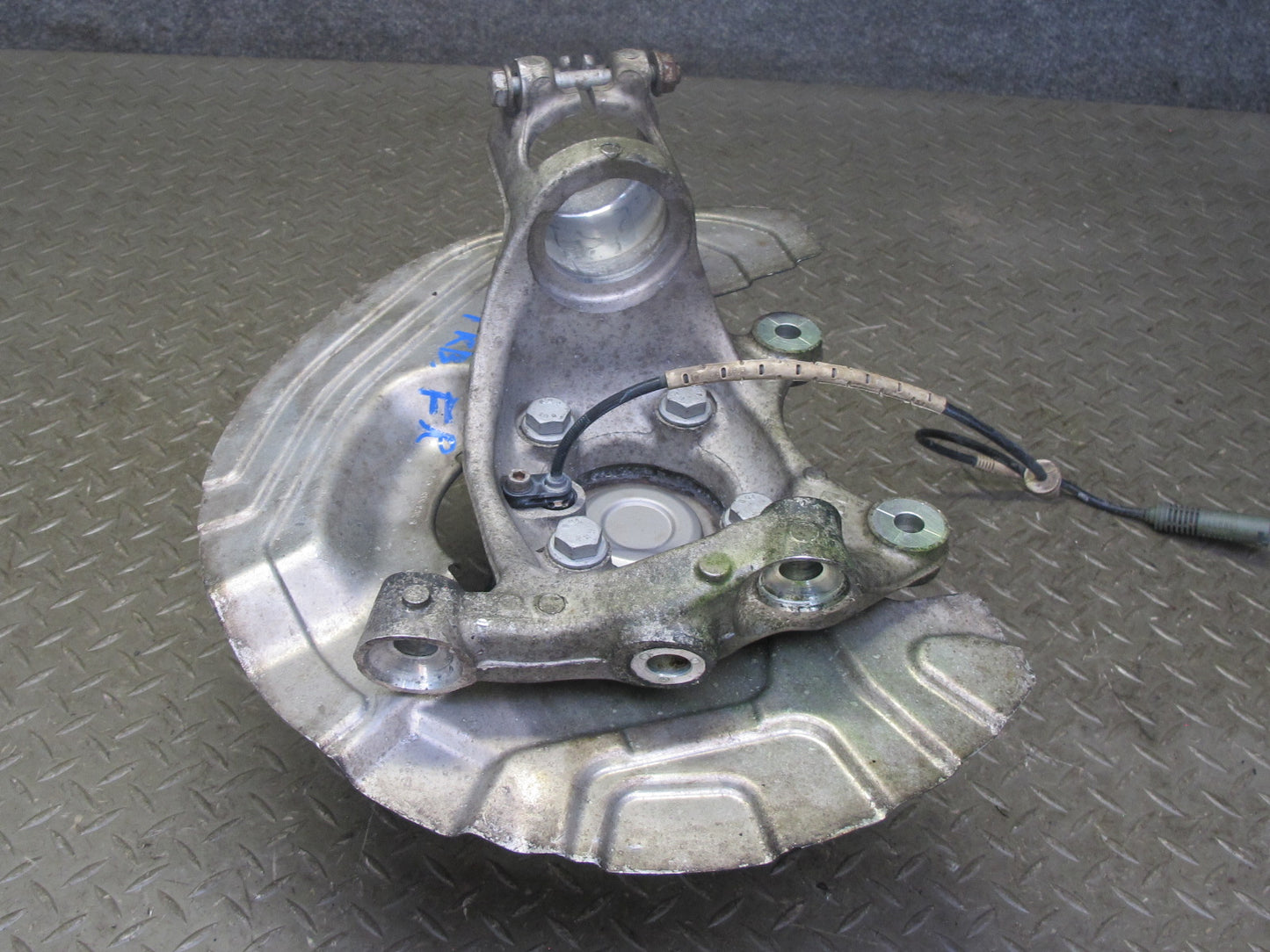 2008-2013 BMW E90 E92 M3 Front Right Spindle Knuckle Wheel Hub Bearing