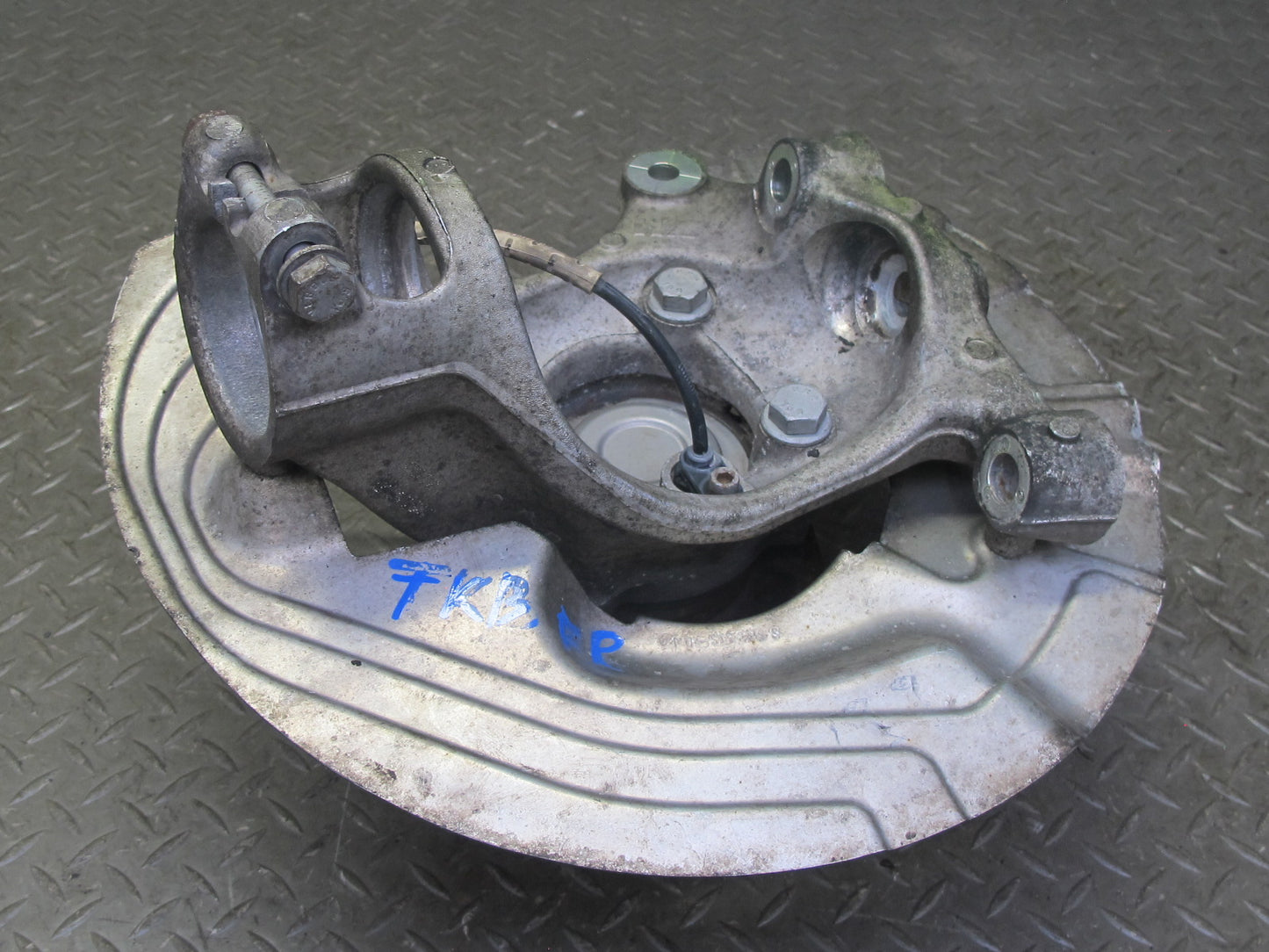 2008-2013 BMW E90 E92 M3 Front Right Spindle Knuckle Wheel Hub Bearing