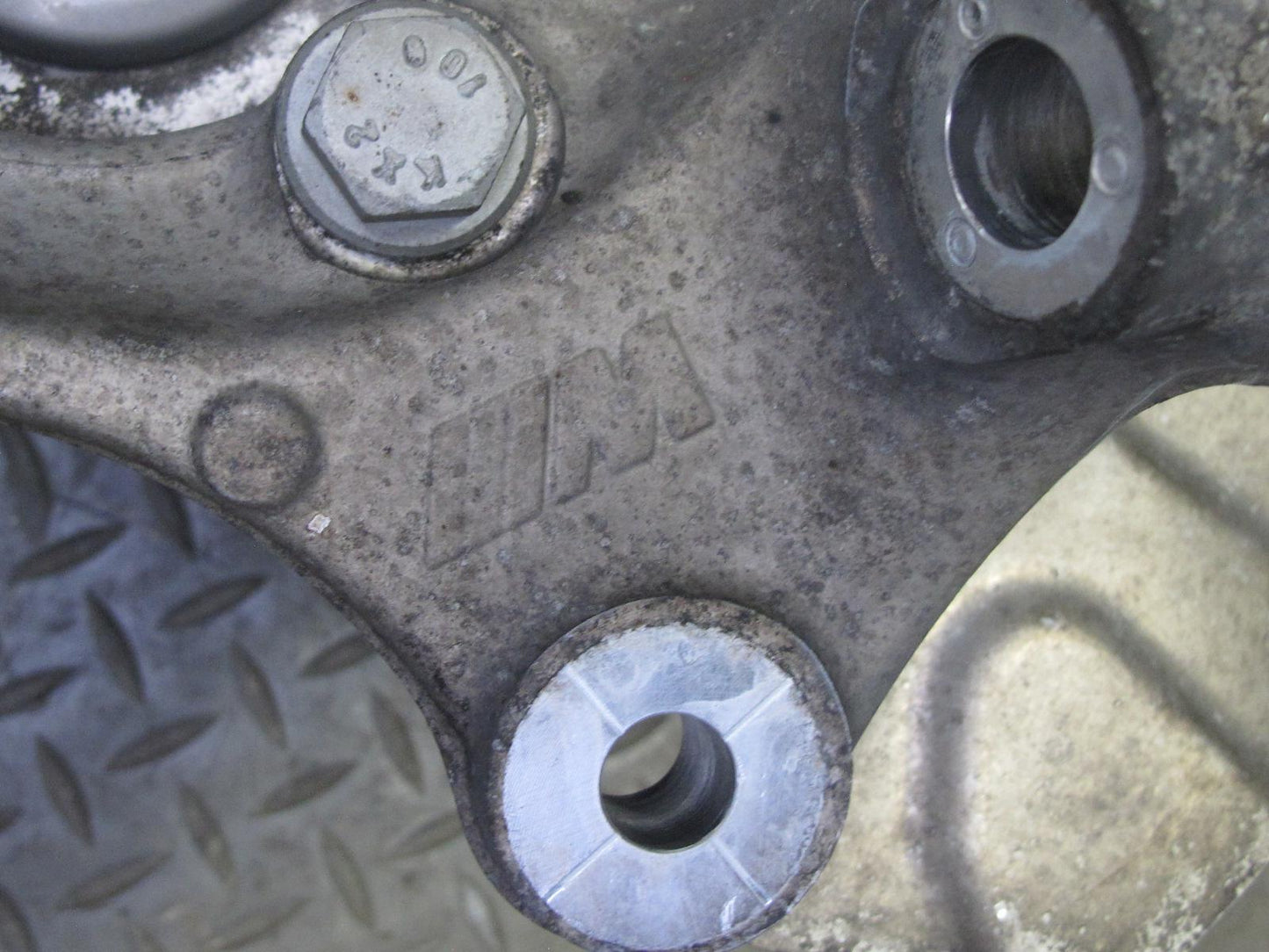 2008-2013 BMW E90 E92 M3 Front Left Spindle Knuckle Wheel Hub Bearing