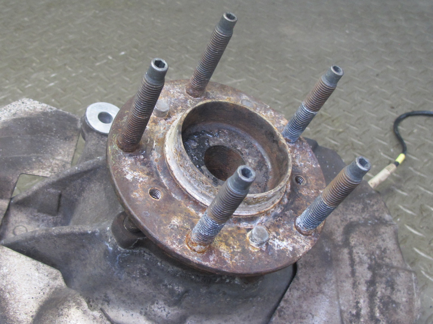 2008-2013 BMW E90 E92 M3 Front Left Spindle Knuckle Wheel Hub Bearing