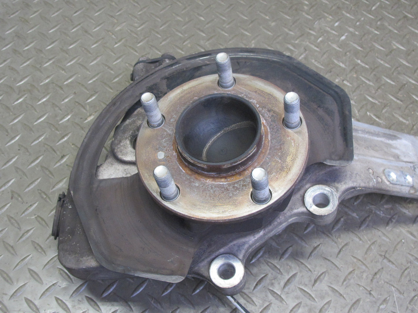05-09 Nissan 350Z Z33 Front Right Spindle Knuckle Wheel Hub Bearing OEM