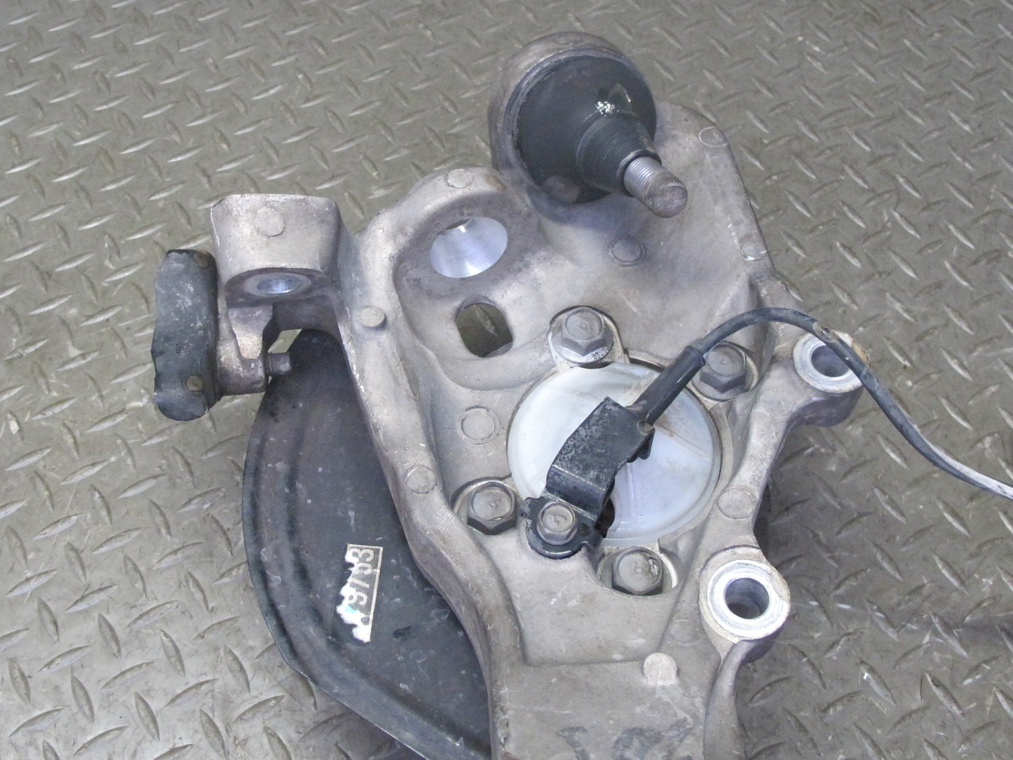05-09 Nissan 350Z Z33 Front Right Spindle Knuckle Wheel Hub Bearing OEM