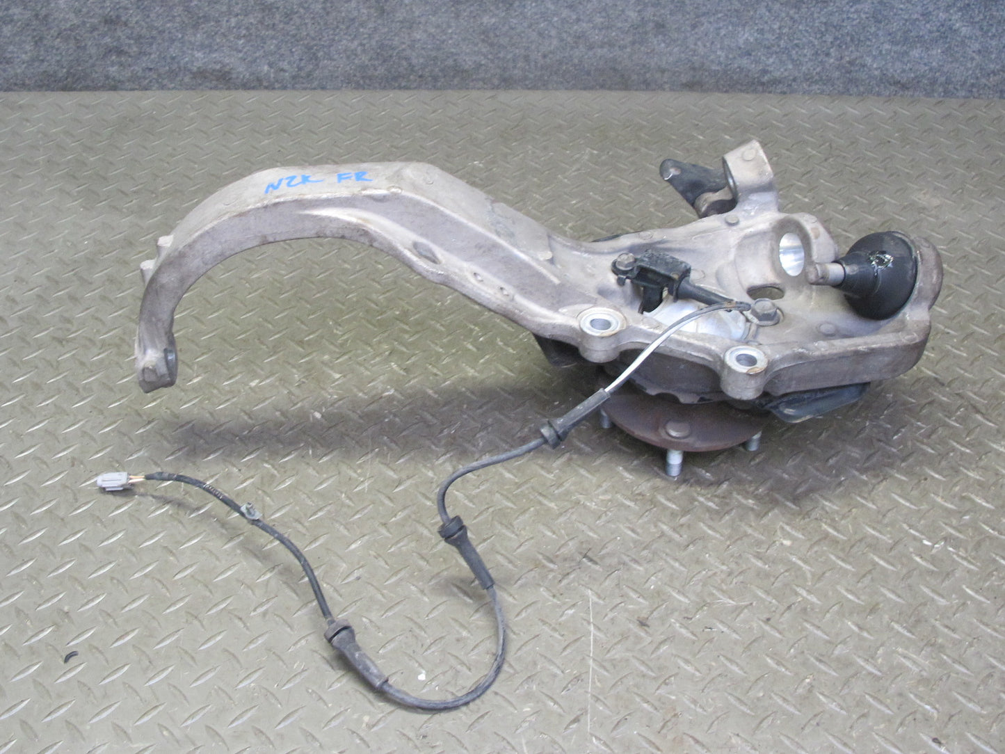 05-09 Nissan 350Z Z33 Front Right Spindle Knuckle Wheel Hub Bearing OEM
