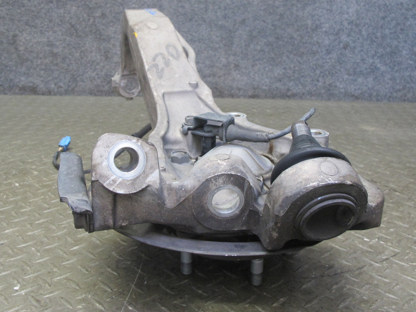 05-09 Nissan 350Z Z33 Front Left Spindle Knuckle Wheel Hub Bearing OEM