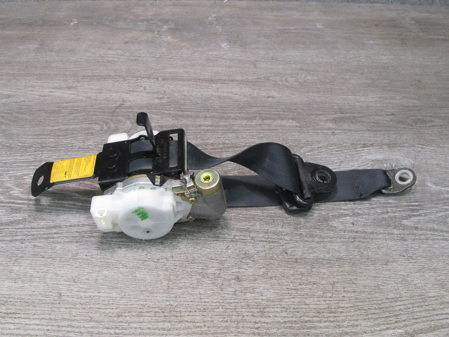 02-05 TOYOTA MR2 FRONT RIGHT & LEFT SIDE SEATBELT RETRACTOR SET OEM