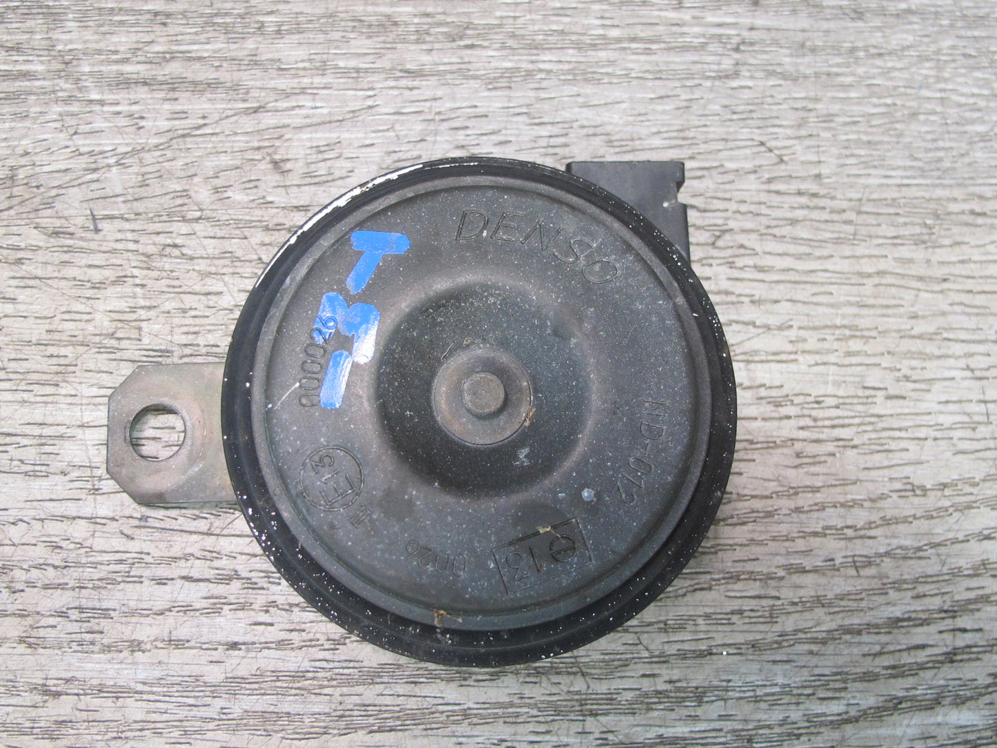 00-05 Toyota MR2 Spyder ZZW30L Set of 2 High Low Tone Note Pitch Horn Signal OEM