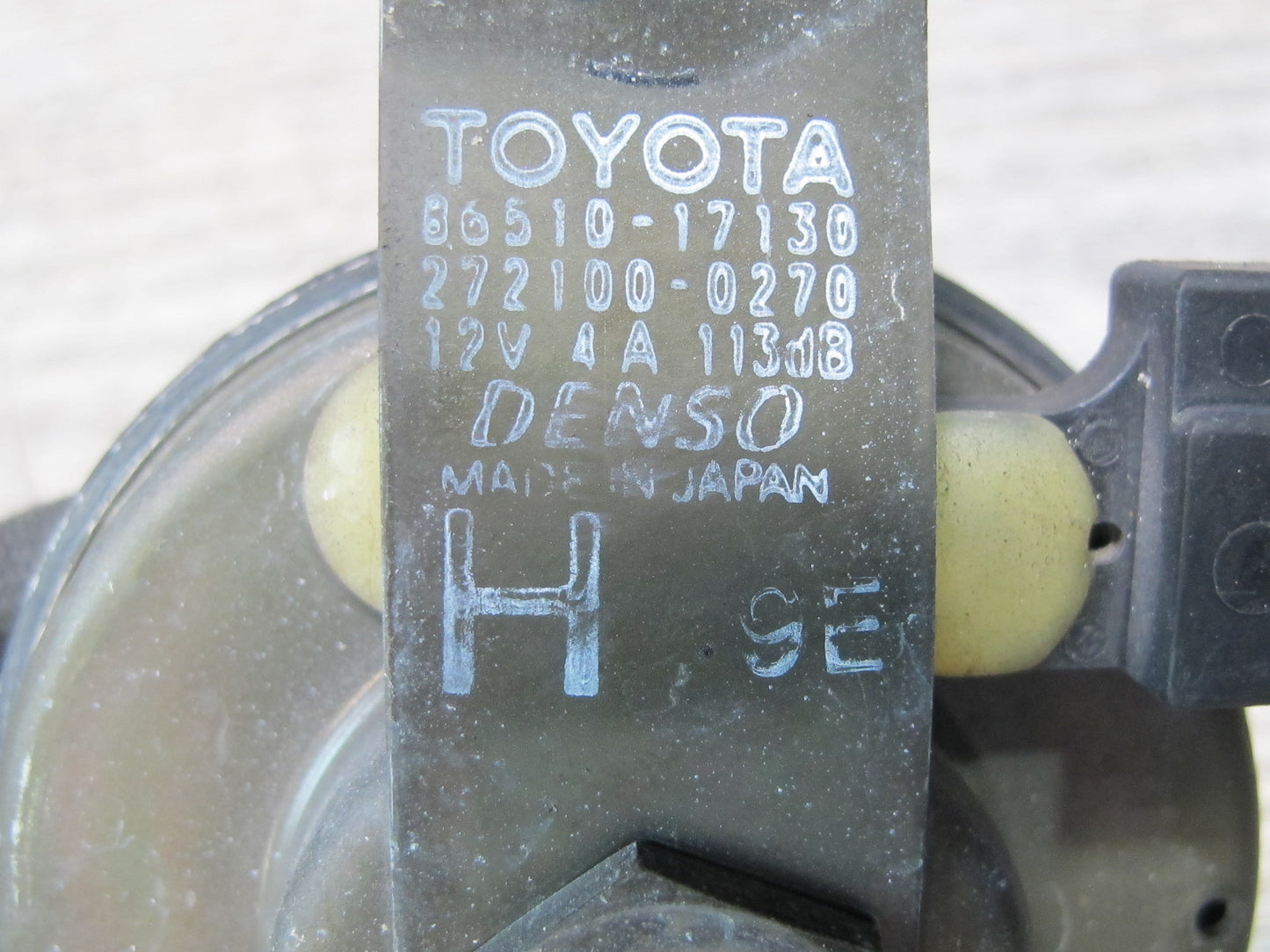 00-05 Toyota MR2 Spyder ZZW30L Set of 2 High Low Tone Note Pitch Horn Signal OEM