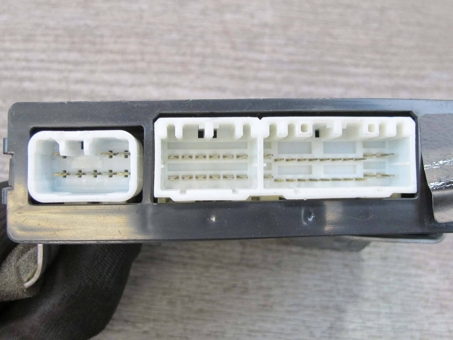 03-05 Toyota MR2 Spyder ZZW30L Keyless Entry Control Module 08190-17810 OEM