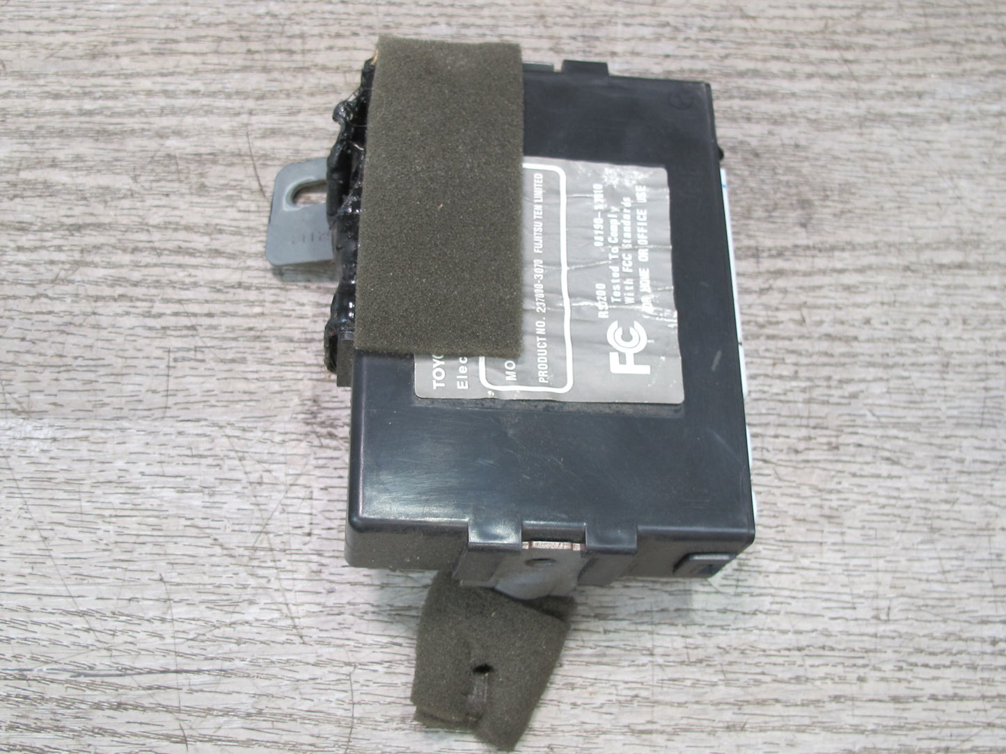 03-05 Toyota MR2 Spyder ZZW30L Keyless Entry Control Module 08190-17810 OEM