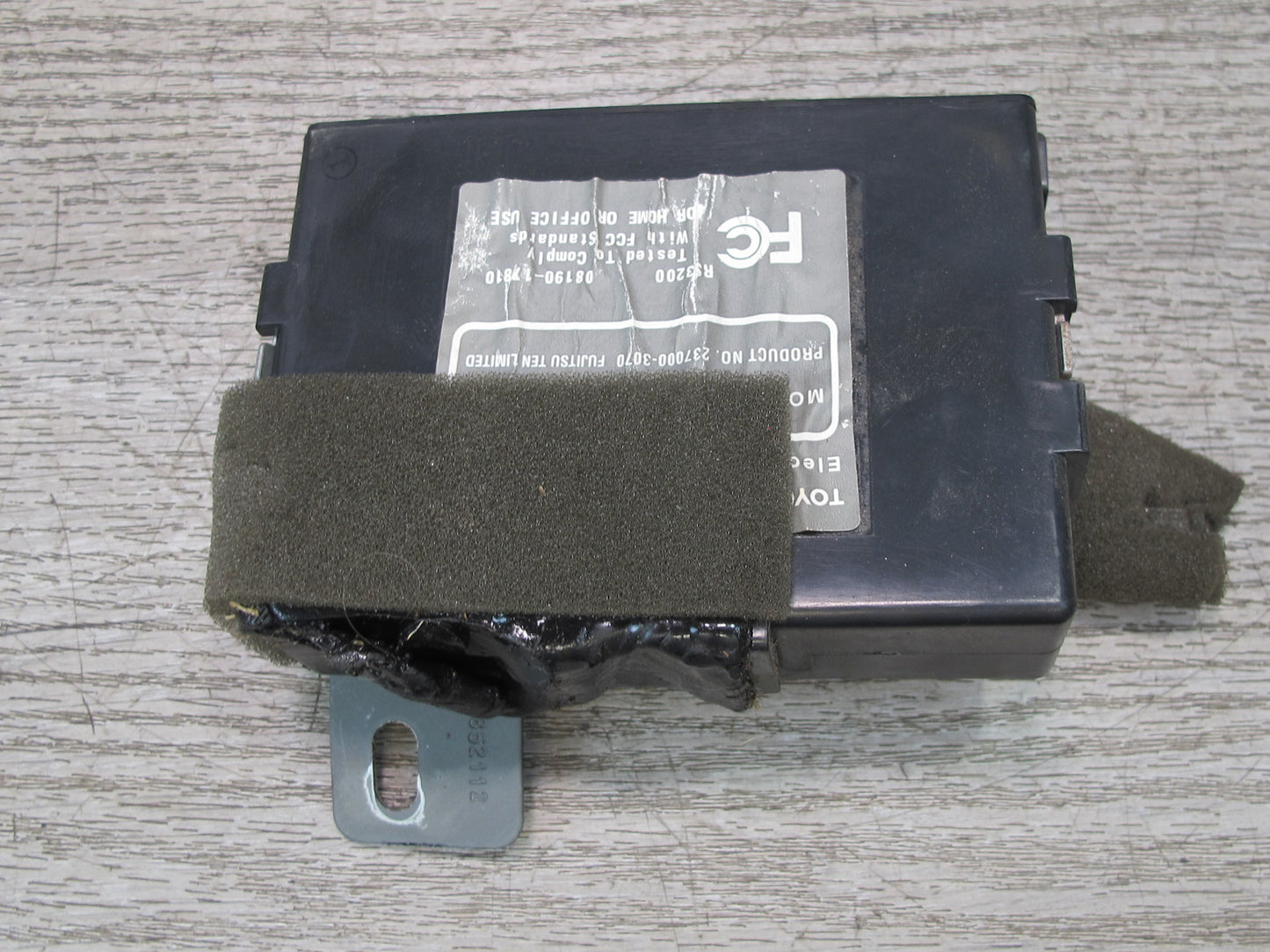 03-05 Toyota MR2 Spyder ZZW30L Keyless Entry Control Module 08190-17810 OEM