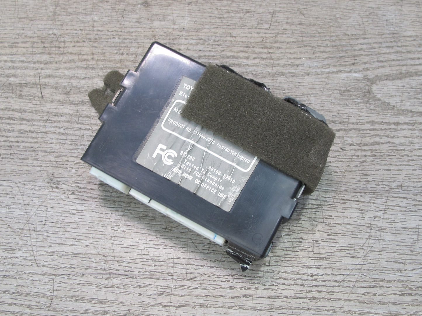 03-05 Toyota MR2 Spyder ZZW30L Keyless Entry Control Module 08190-17810 OEM