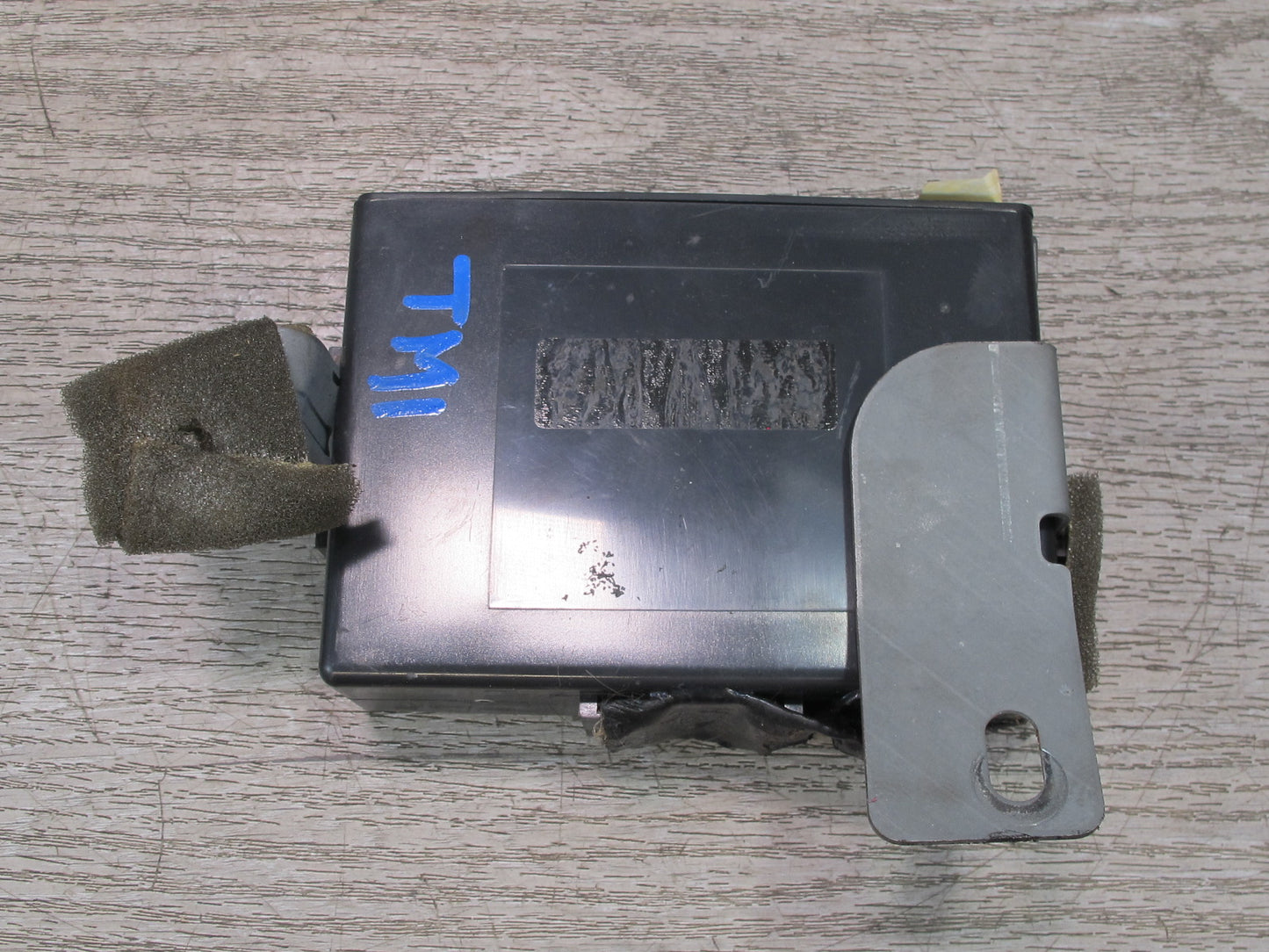 03-05 Toyota MR2 Spyder ZZW30L Keyless Entry Control Module 08190-17810 OEM