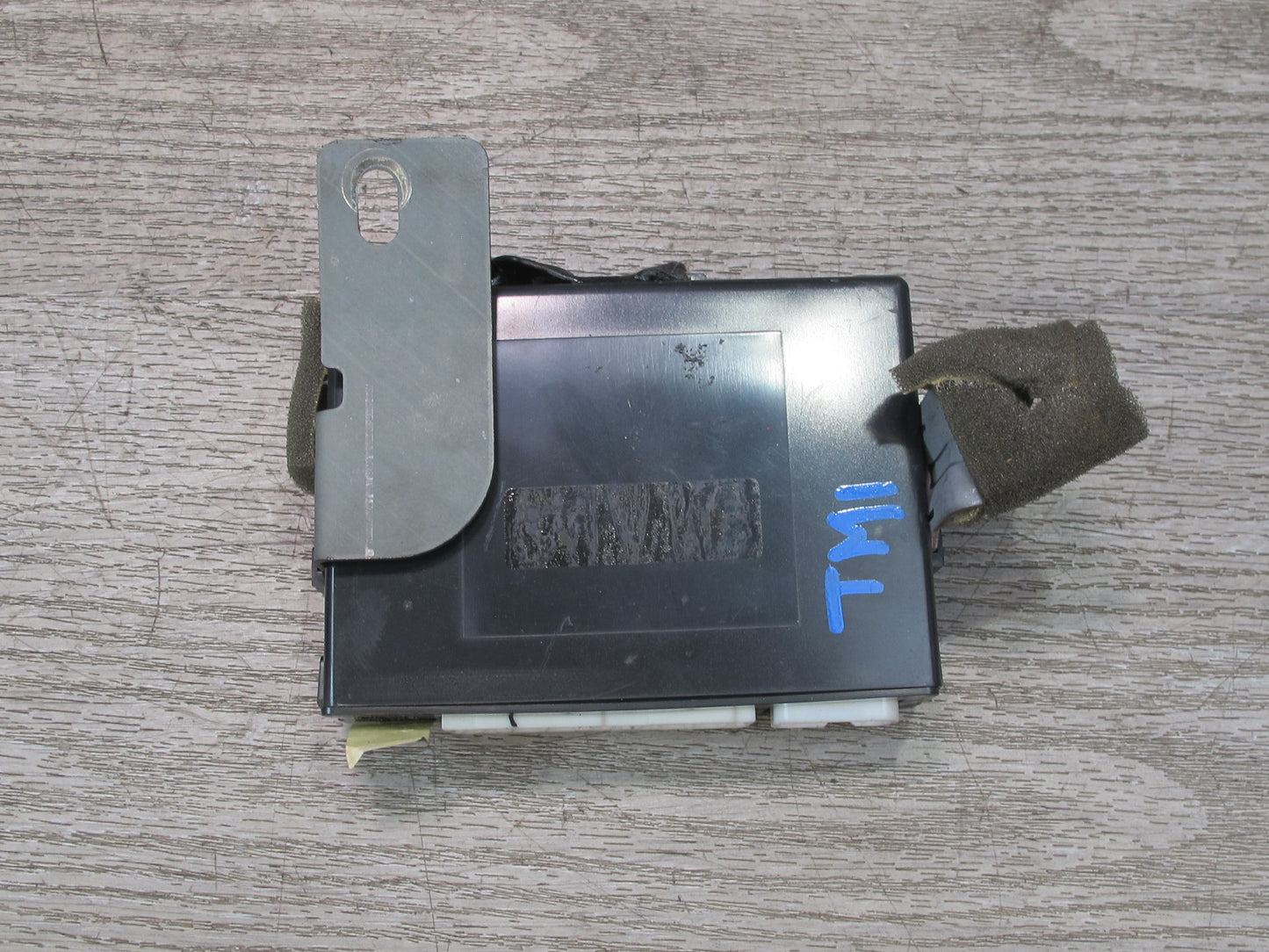 03-05 Toyota MR2 Spyder ZZW30L Keyless Entry Control Module 08190-17810 OEM