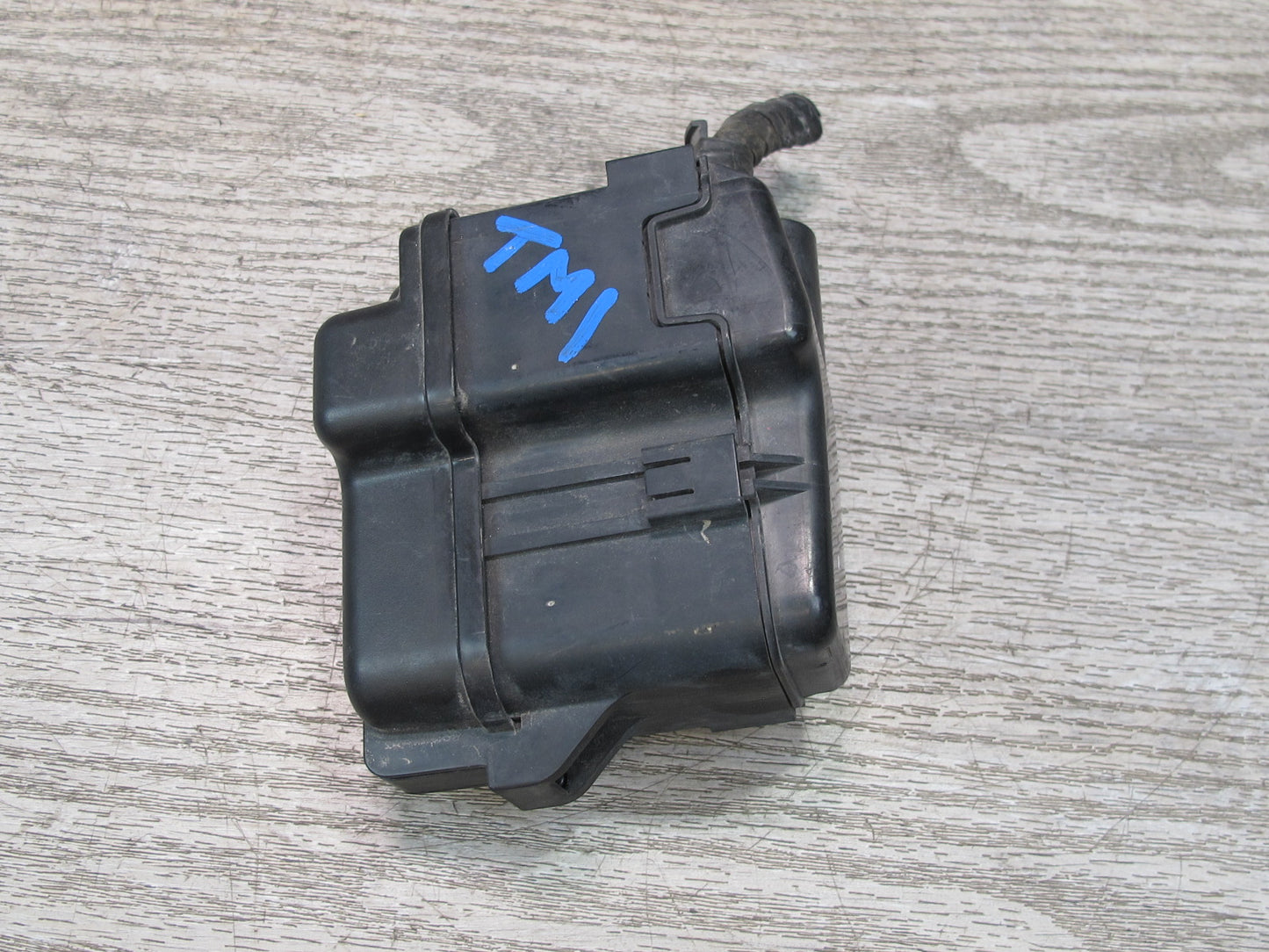 00-05 Toyota MR2 Spyder Front Right Luggage Compartment DRL Fuse Relay Box OEM