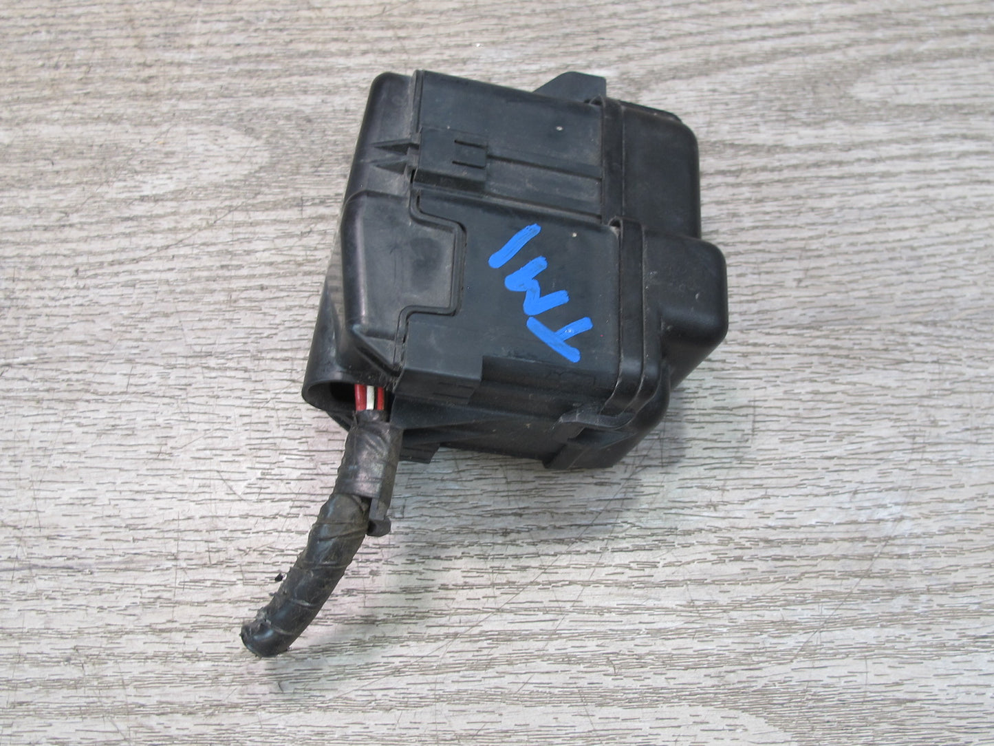 00-05 Toyota MR2 Spyder Front Right Luggage Compartment DRL Fuse Relay Box OEM