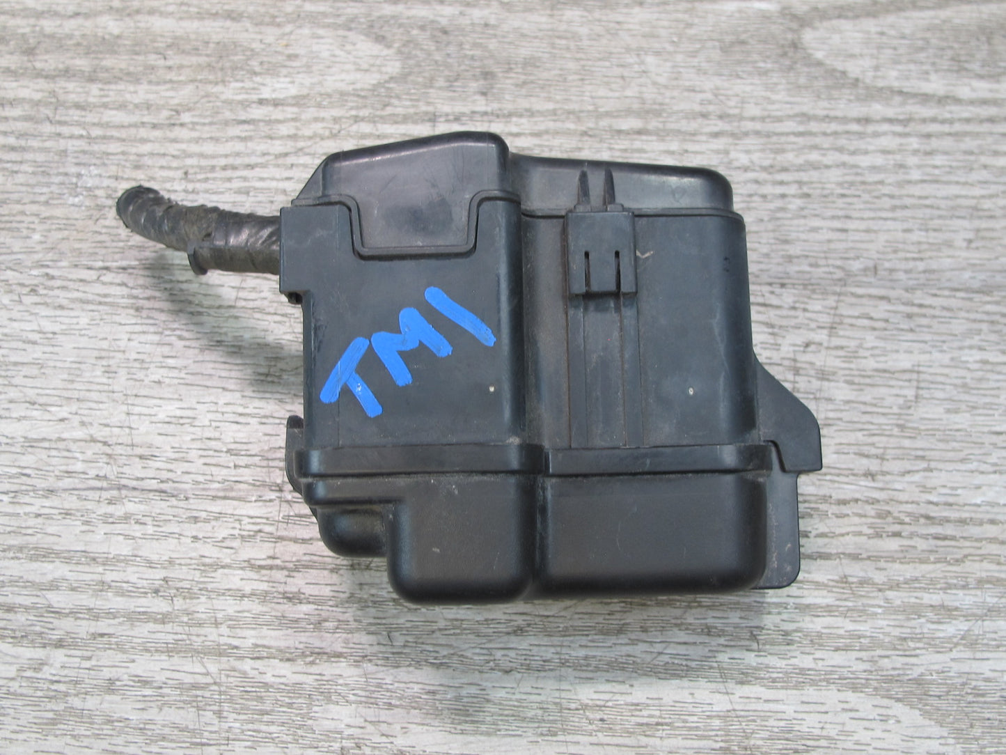 00-05 Toyota MR2 Spyder Front Right Luggage Compartment DRL Fuse Relay Box OEM