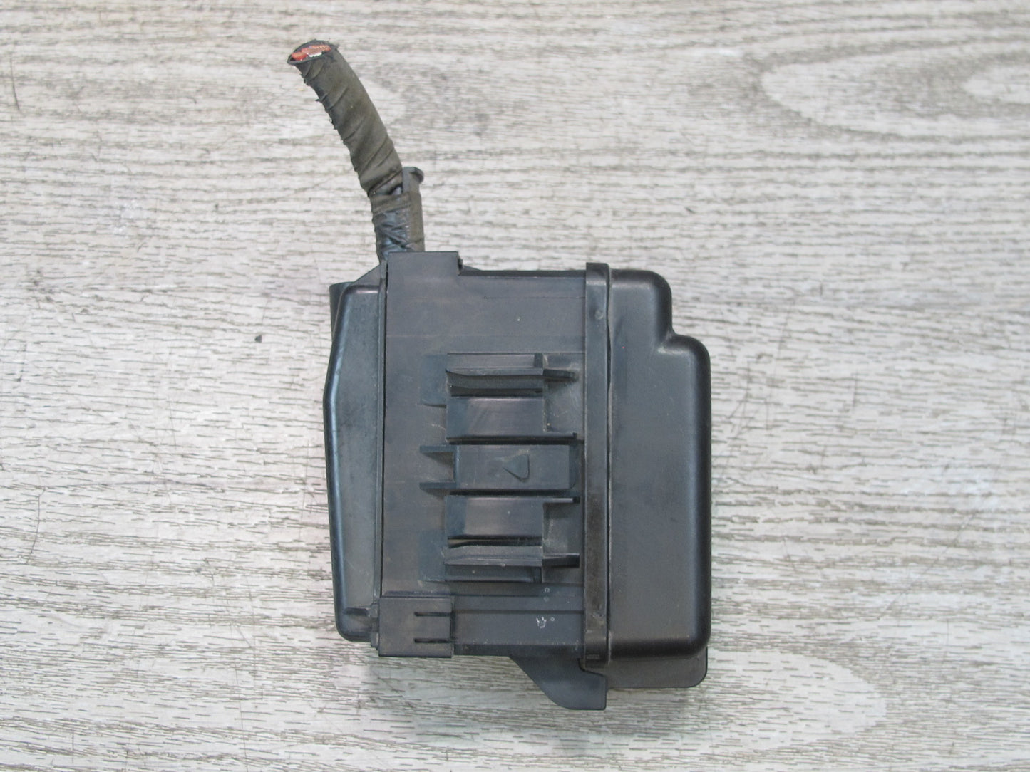 00-05 Toyota MR2 Spyder Front Right Luggage Compartment DRL Fuse Relay Box OEM
