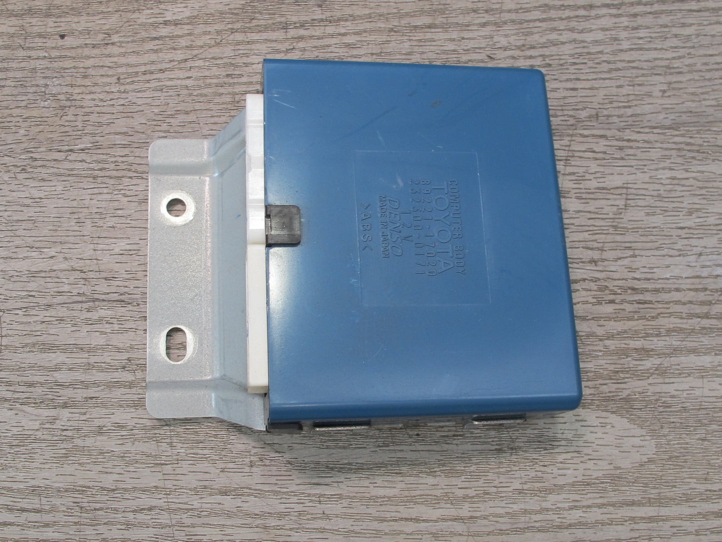 00-05 Toyota MR2 Spyder ZZW30L Multiplex Body Control Module 89221-17020 OEM