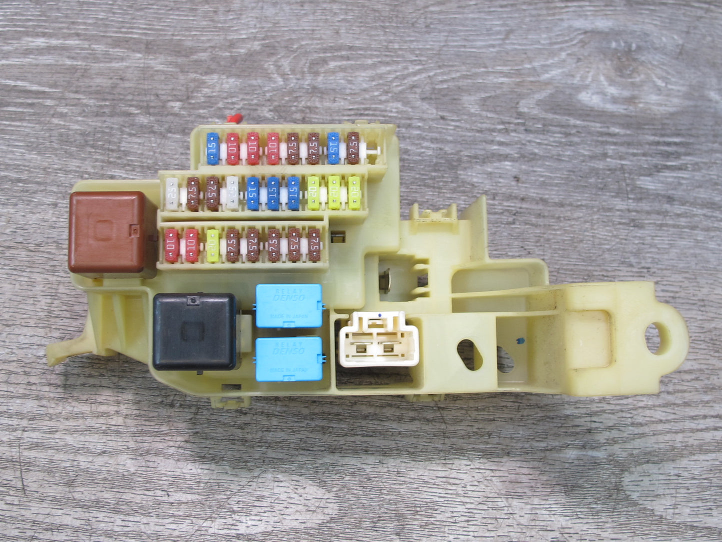 00-05 Toyota MR2 Spyder ZZW30L Interior Dash Fuse Relay Box Module OEM