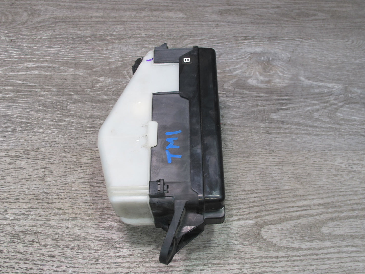 00-05 Toyota MR2 Spyder Front Left Luggage Compartment Fuse Relay Box OEM