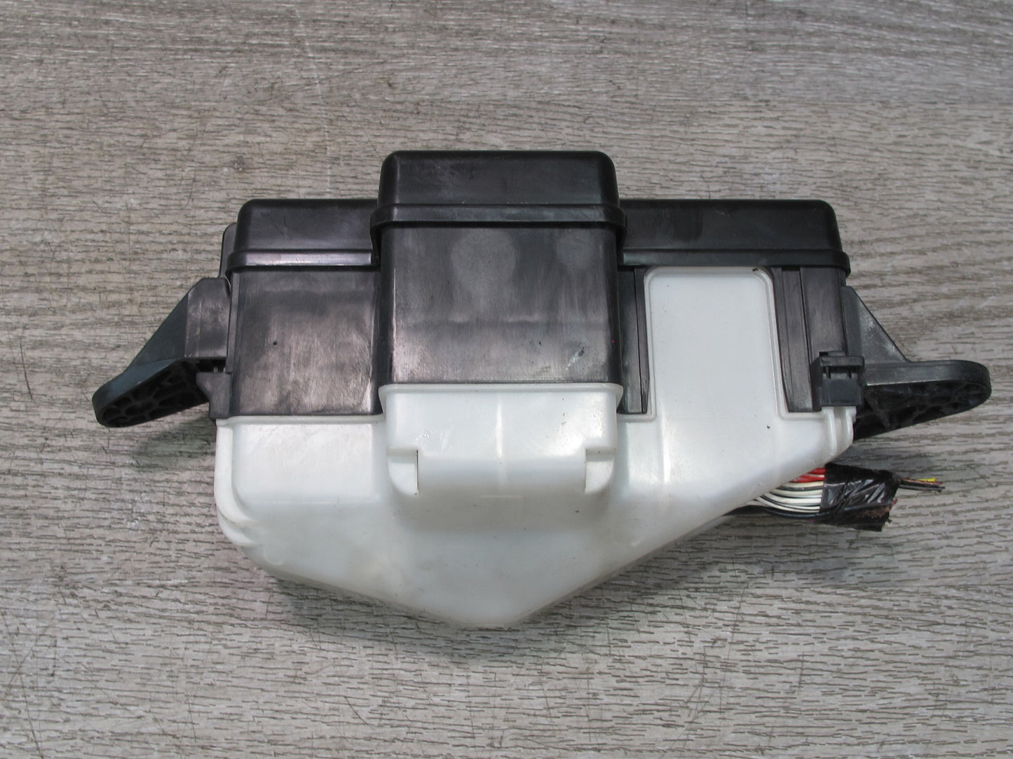 00-05 Toyota MR2 Spyder Front Left Luggage Compartment Fuse Relay Box OEM