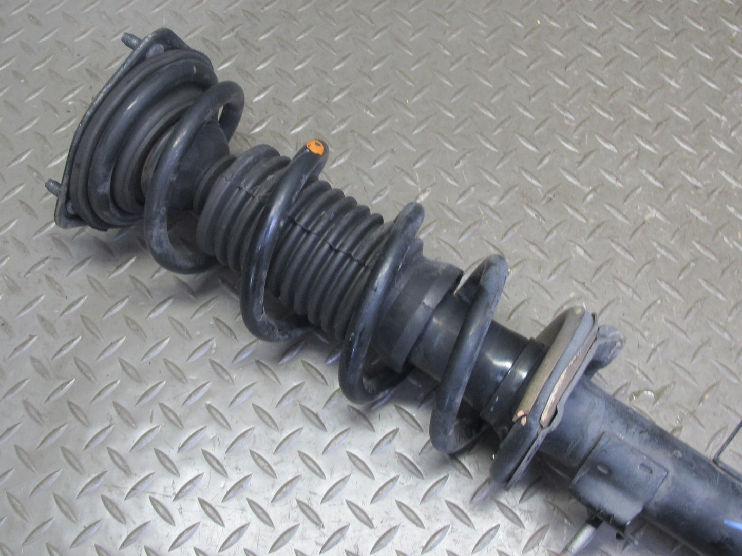 07-09 Nissan 350Z Z33 Conv Set of 2 Front Left & Right Strut Shock Absorber OEM