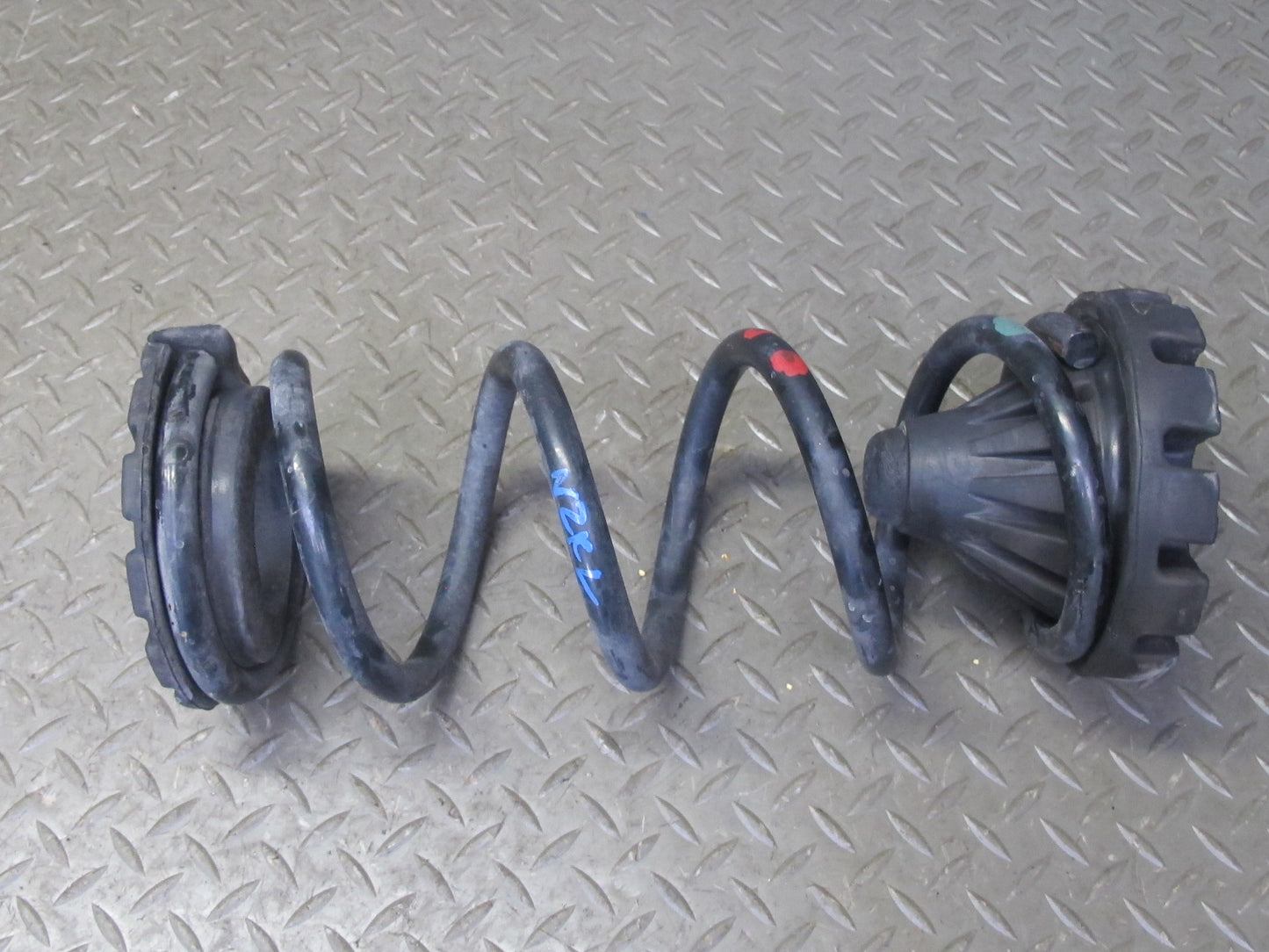 04-09 Nissan 350Z Z33 Convertible Set of 2 Rear Coil Spring w Insulators 51K OEM